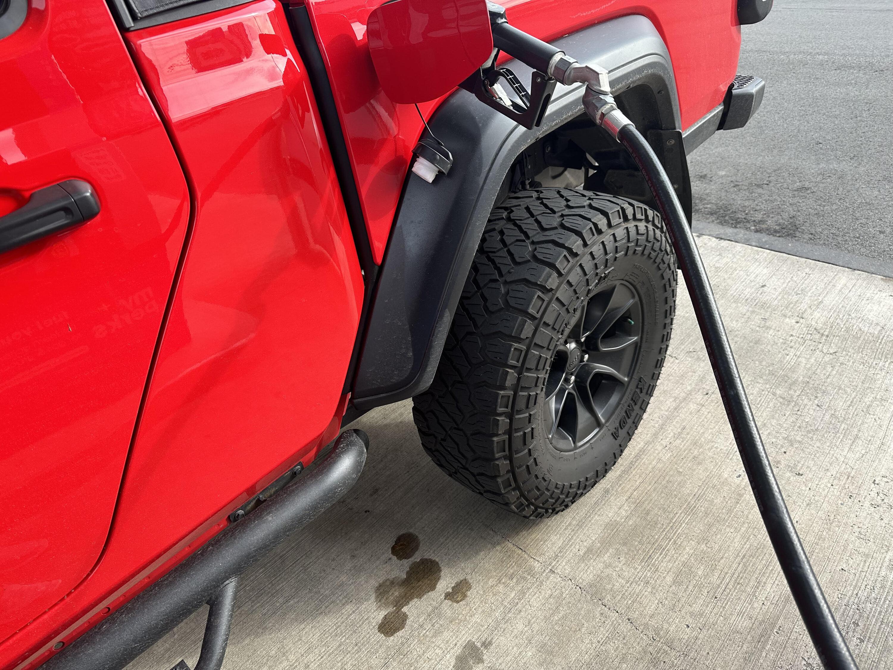 Jeep Gladiator Gladiator fuel overflowing. Gladiator_leakage