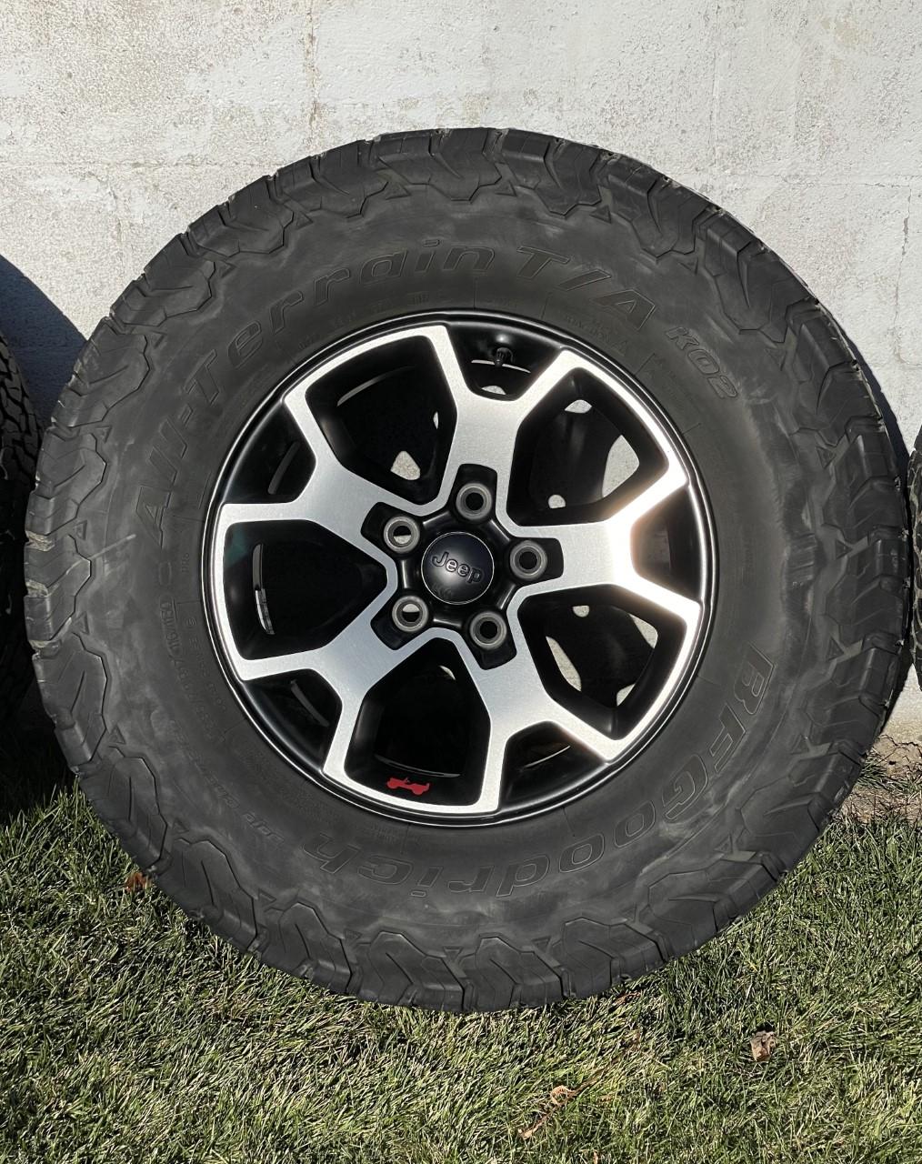 Jeep Gladiator JT JL Rubicon Wheels Tires TPMS Set of 5 - $700 - Will deliver Michigan/Ohio/Indiana/Illinois IMG4