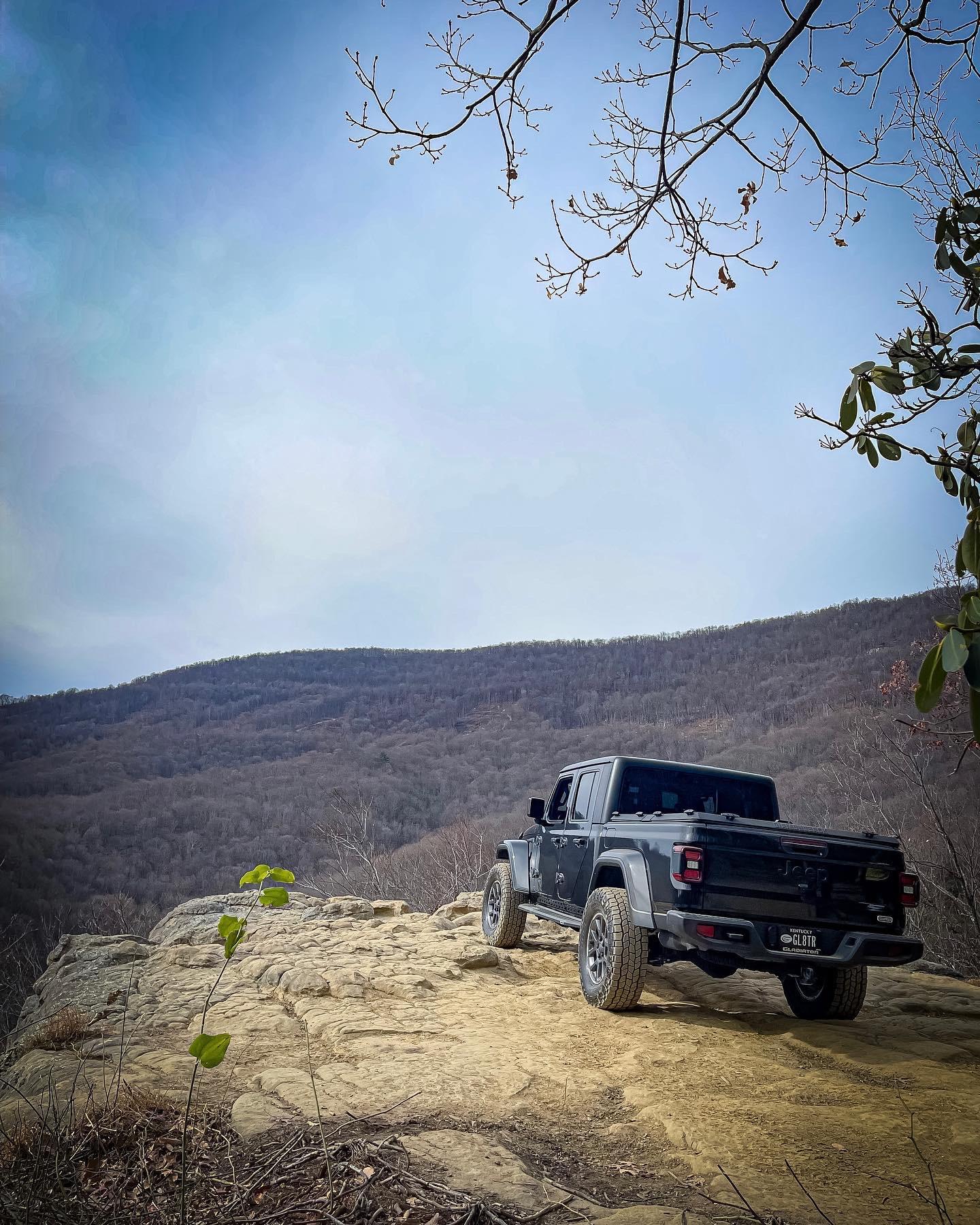 Jeep Gladiator Gladiator Glamour Shots C5C149DD-DDAF-4FFF-BFAE-889B1756827C
