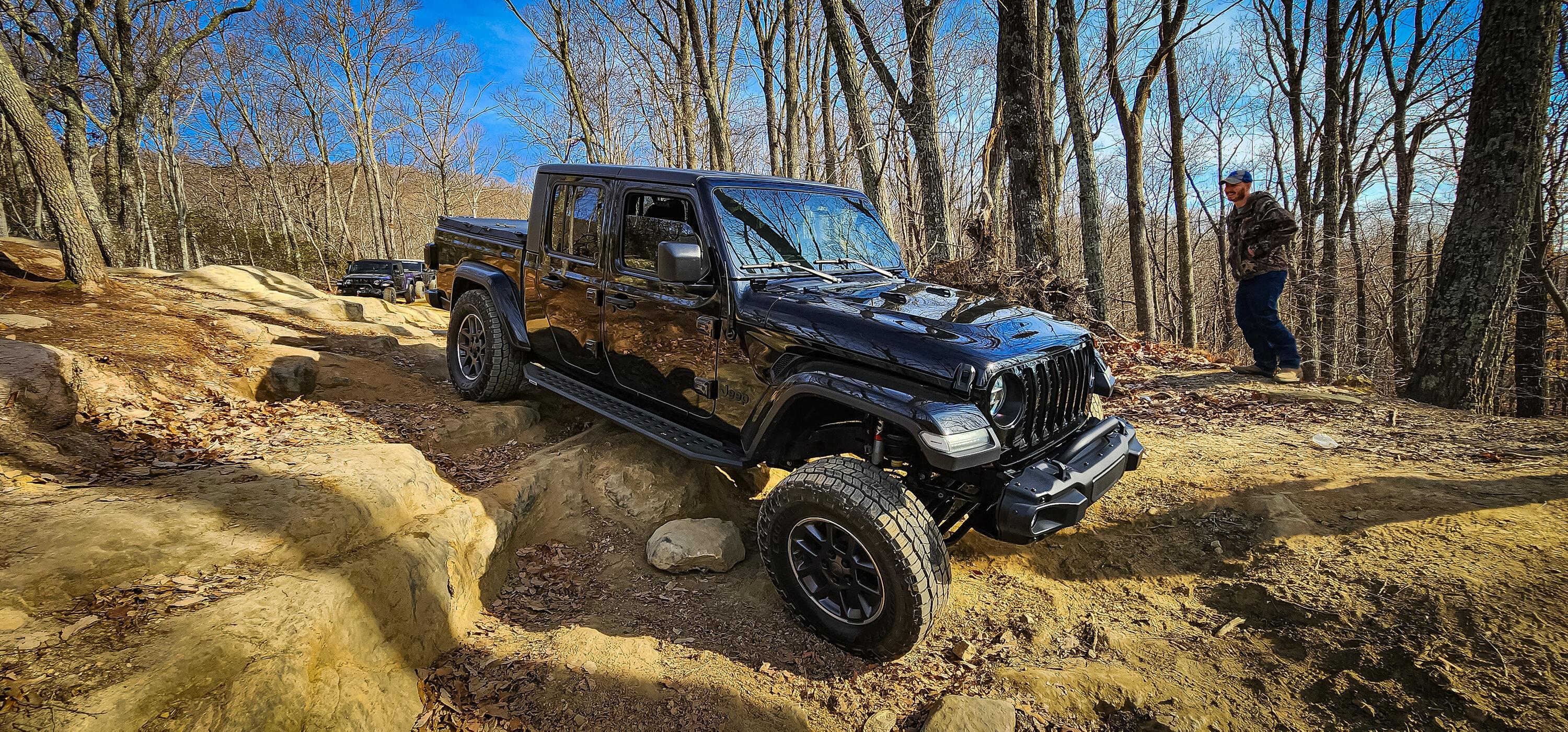Jeep Gladiator Gladiator Glamour Shots C3890C7B-BA7A-4B84-8E19-2B91B0847041