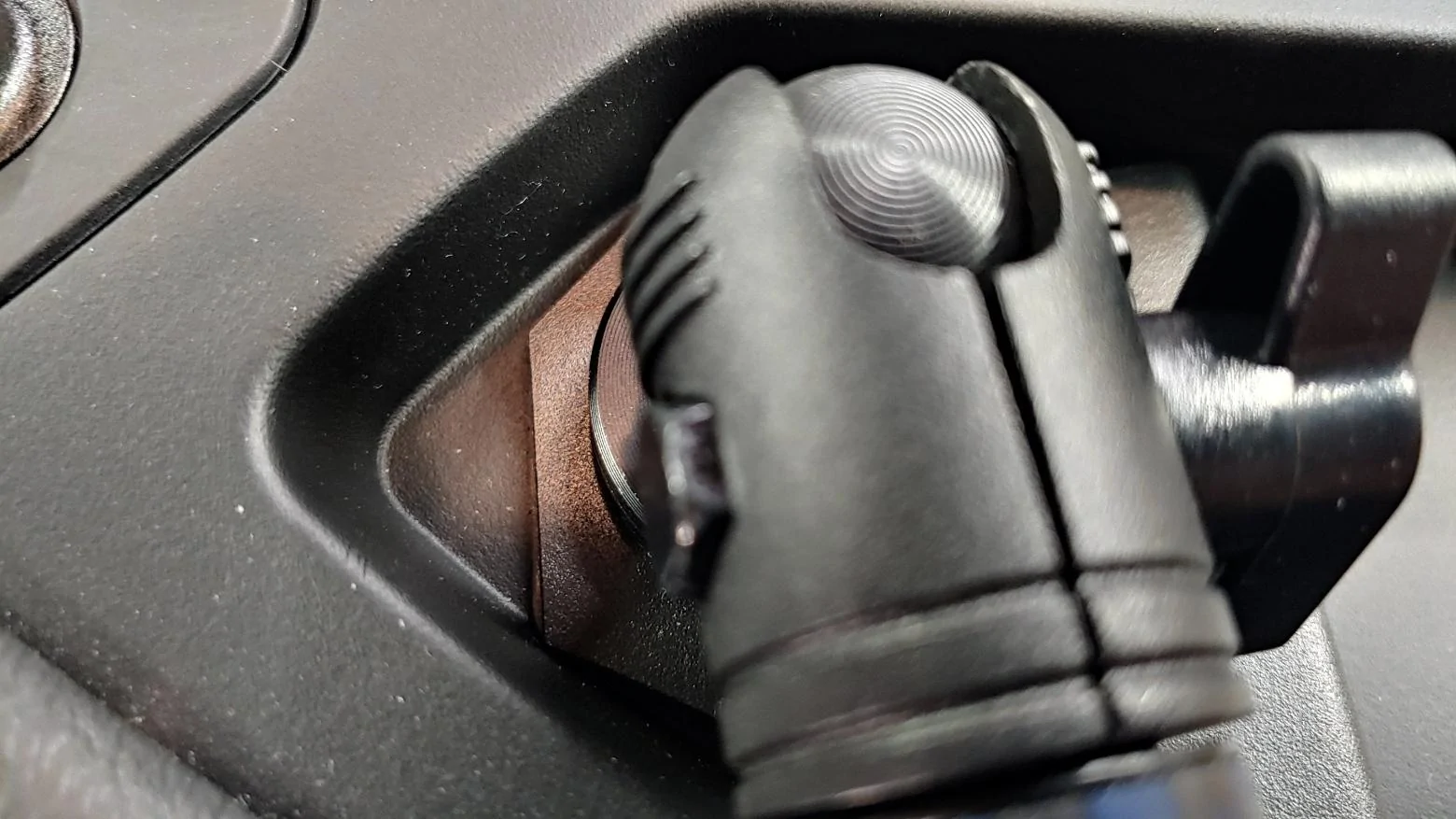 Jeep Gladiator Bulletpoint Driver Side Single Base Install Issues 20221130_220155_HDR