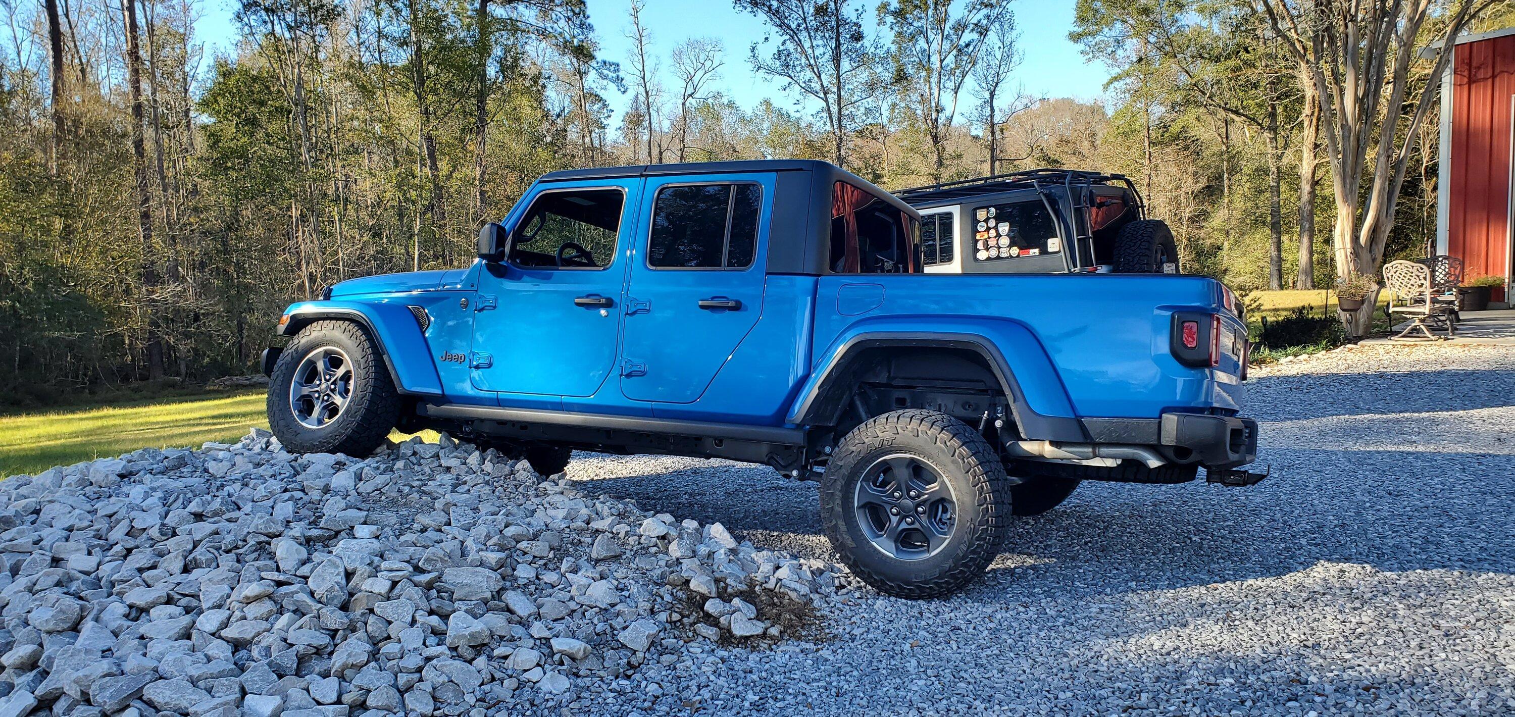 Jeep Gladiator Chris's Sport S Max Tow - Boring Daily 'Build' 20221120_145510
