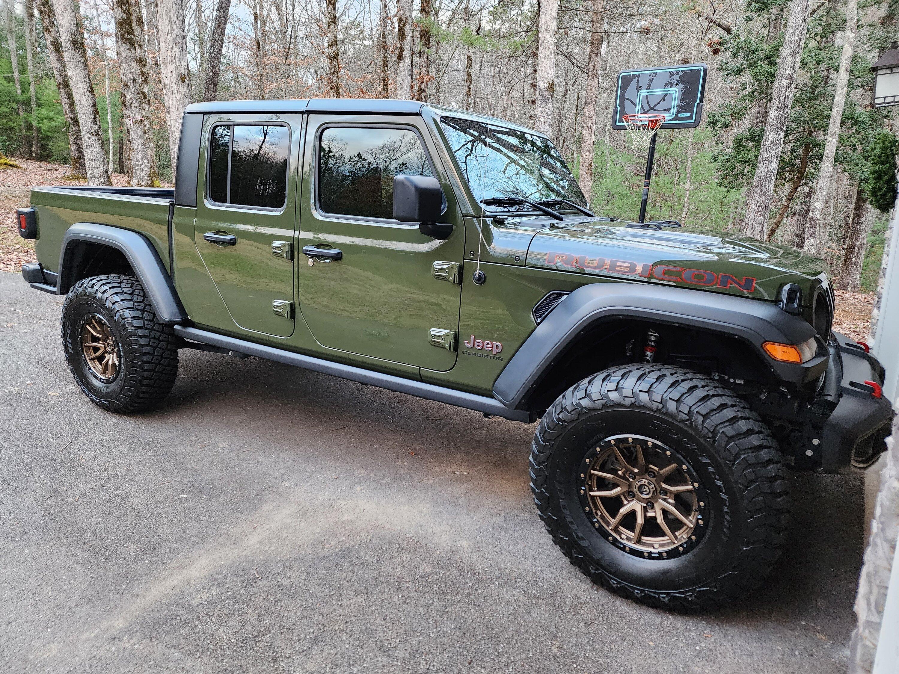 Jeep Gladiator Lets see all those Gladiators with lifts and bigger tires! 20221127_170918