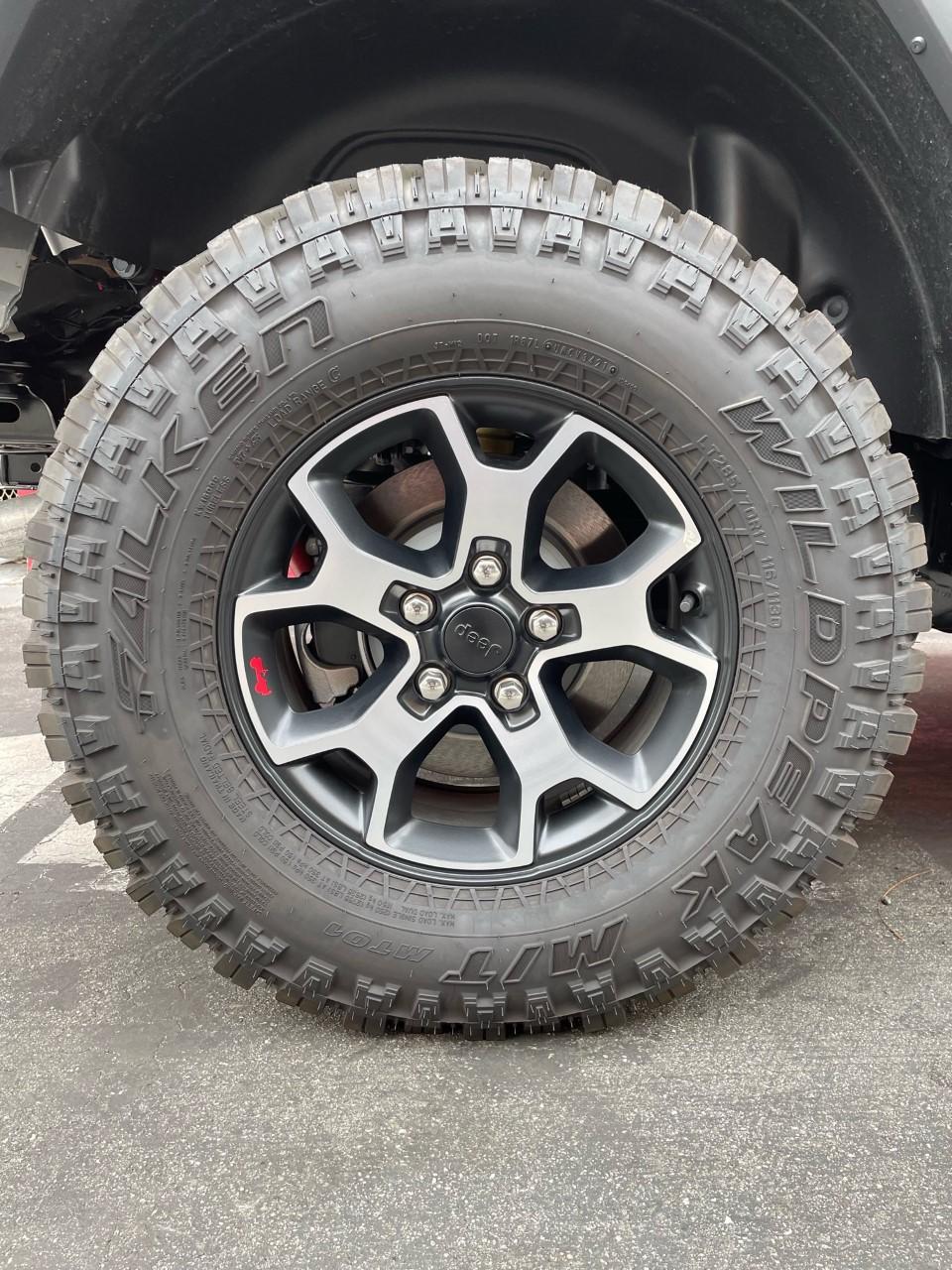 Jeep Gladiator x5 2023 Rubicon Wheels w/285/70R17 Tires falk2