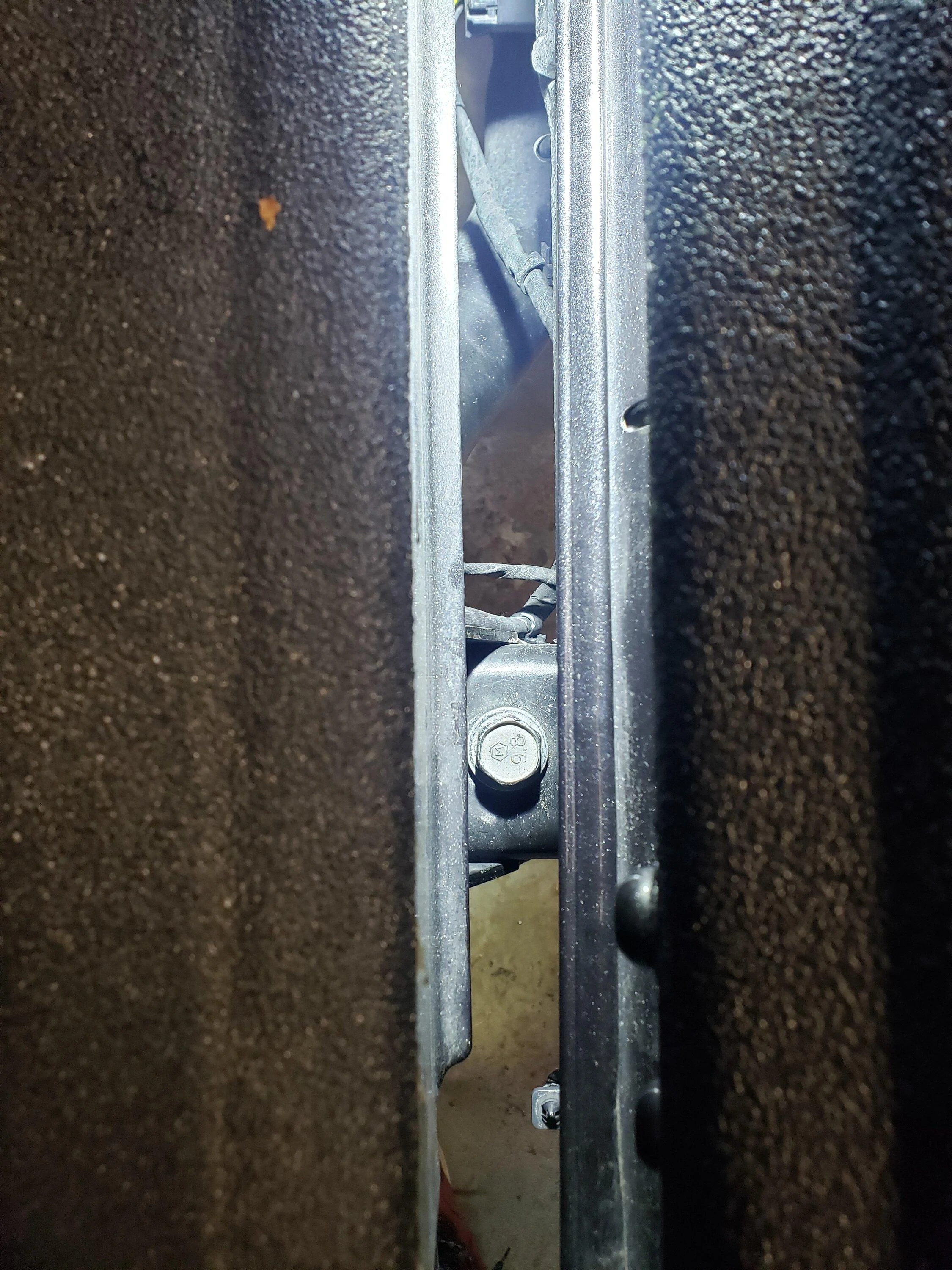 Jeep Gladiator Swapping/Painting Tow Hooks? DON'T DROP YOUR REAR BUMPER! (write up) 20221202_135116