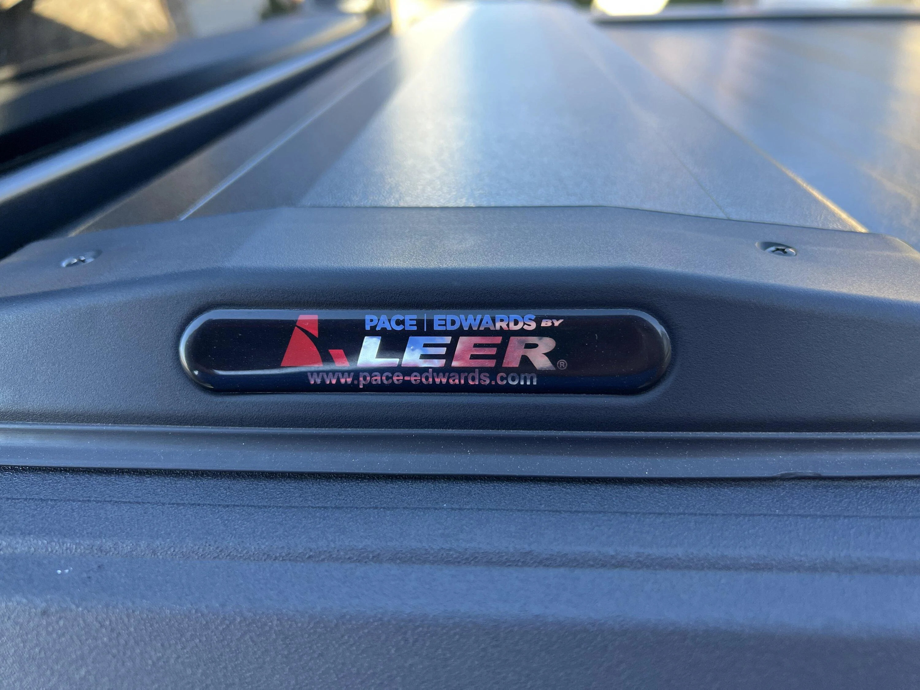 Jeep Gladiator Retractable Bed Cover 41577B0B-858D-497E-A7F3-0BAAED3F0BA3