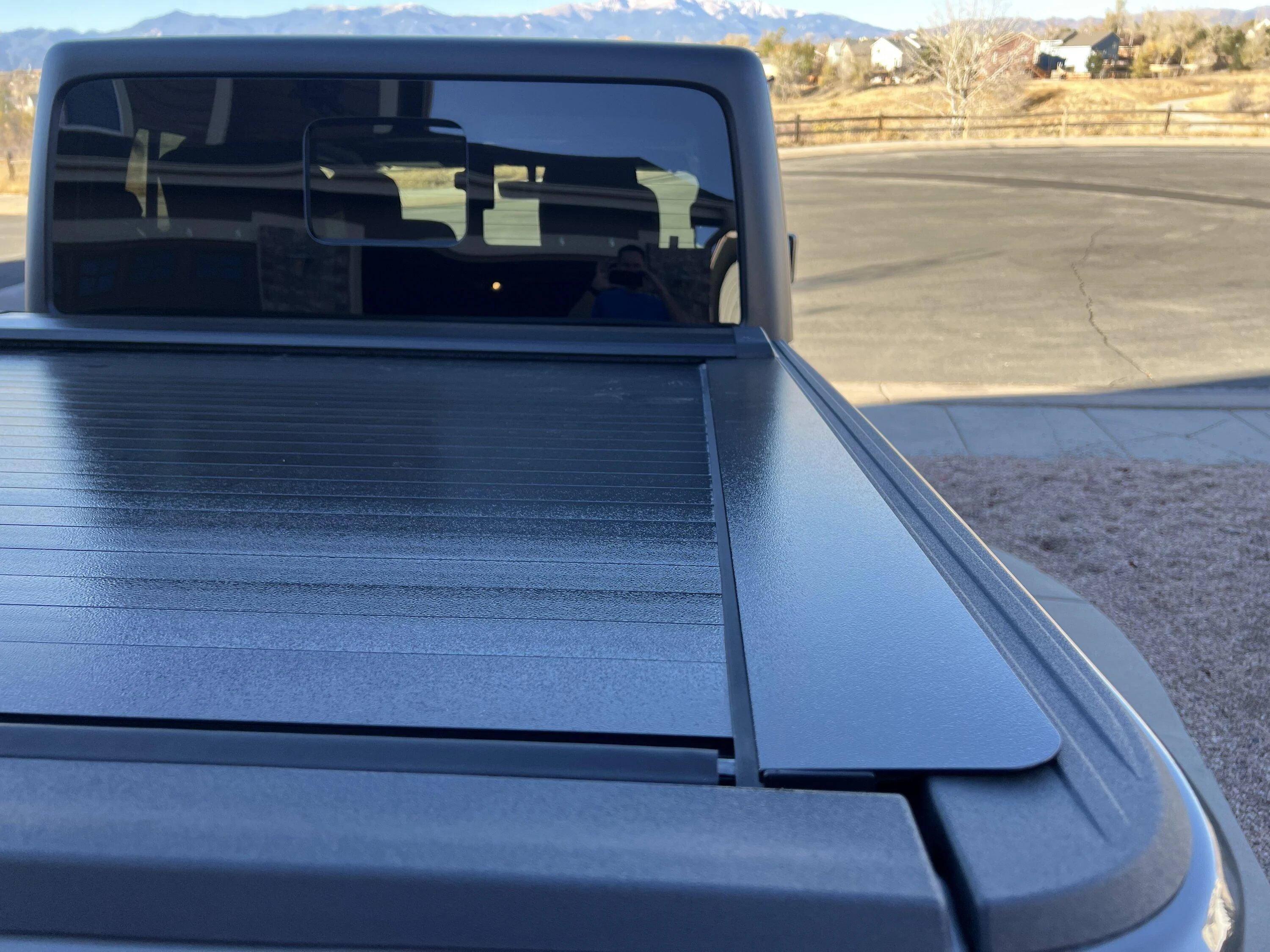 Jeep Gladiator Retractable Bed Cover 60F5F9EA-5DD8-46E2-9BEE-35611A7CB3BA