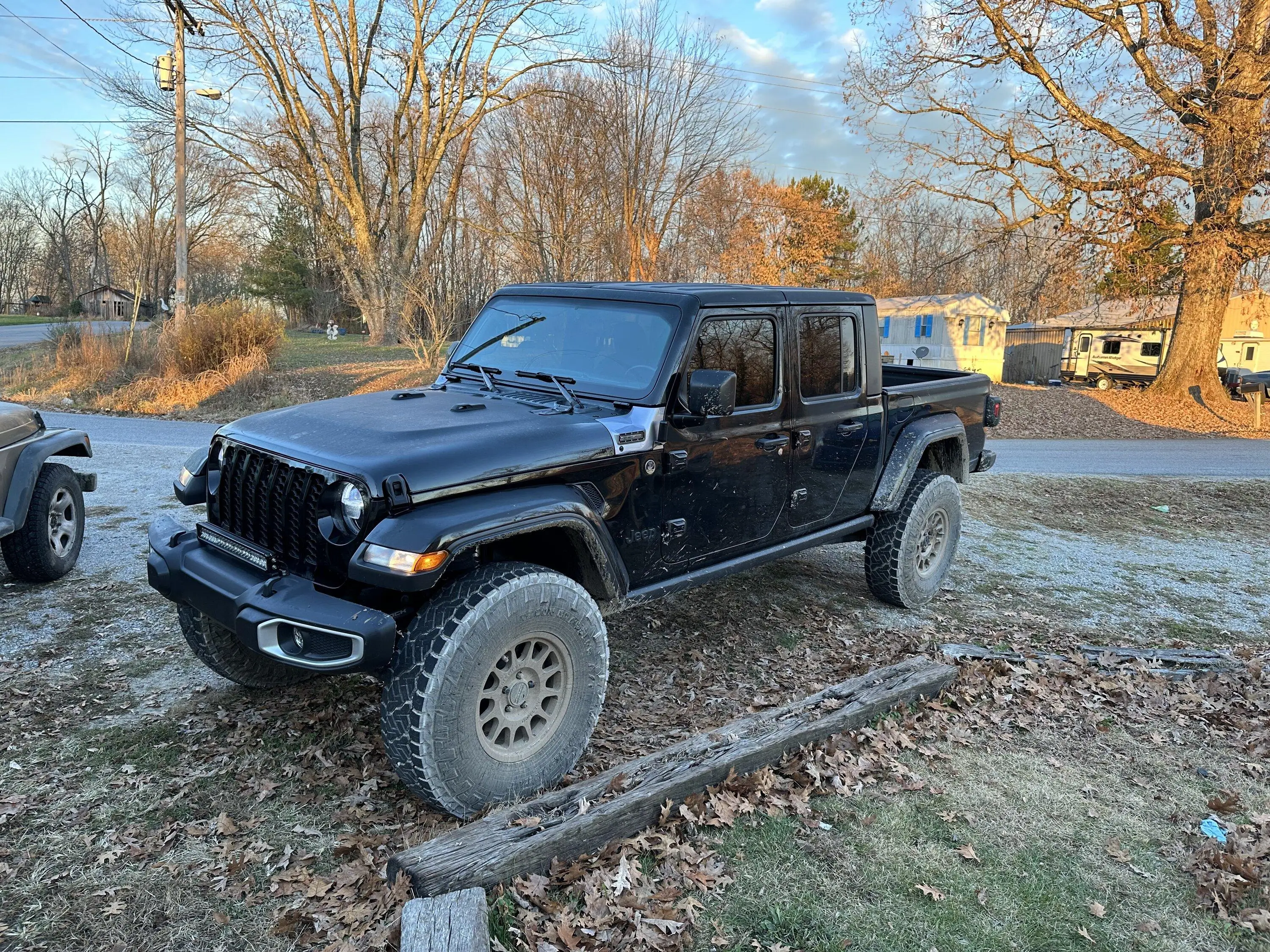 Jeep Gladiator That “tuck” though! - 37" BFG KO2 C with +25 mm Method Wheels - No Lift 8BD7D47A-76ED-400D-B89D-D2F90C155CCE