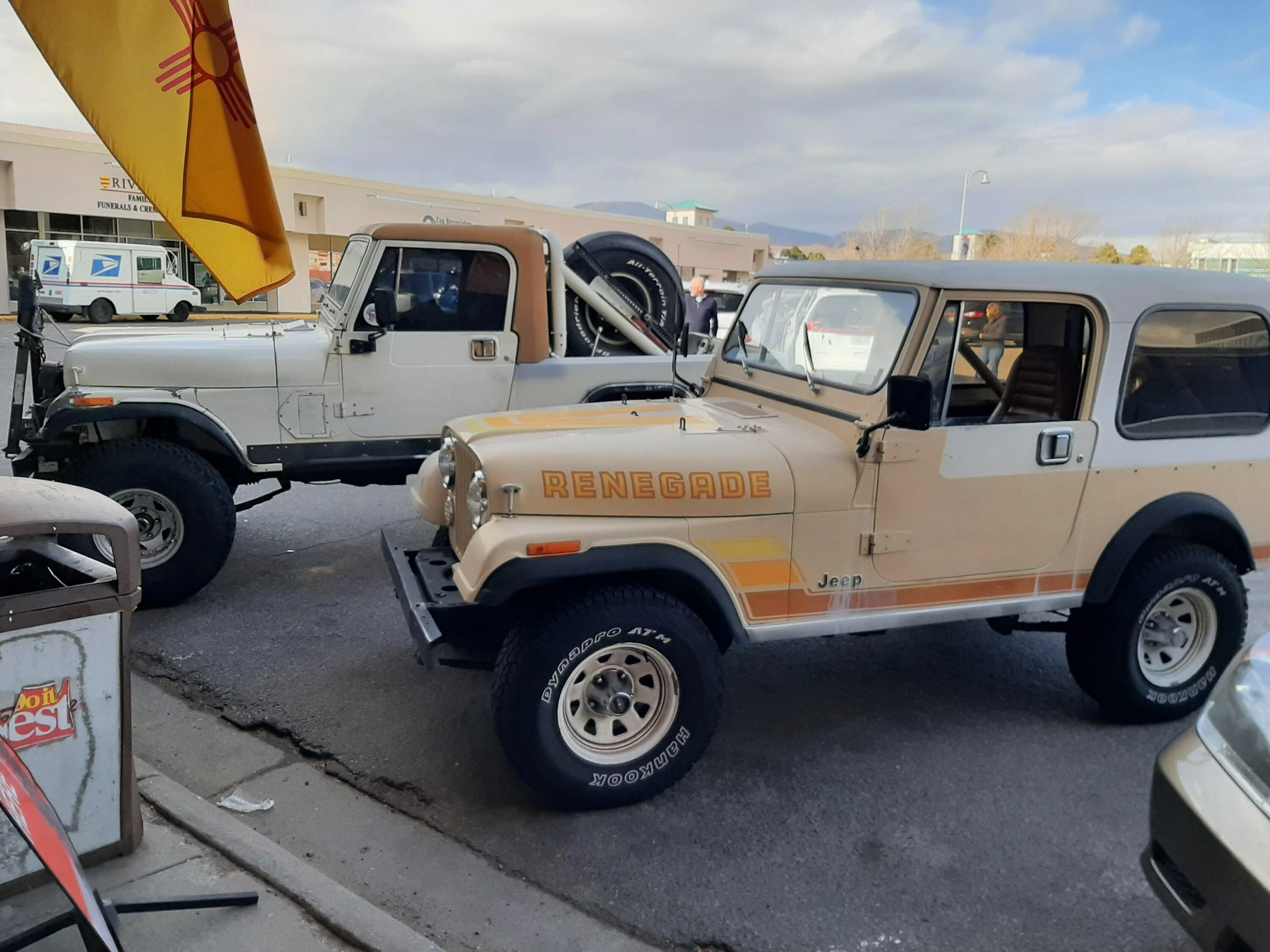Jeep Gladiator Jeeps Parking Next To Jeeps 20221202_133442