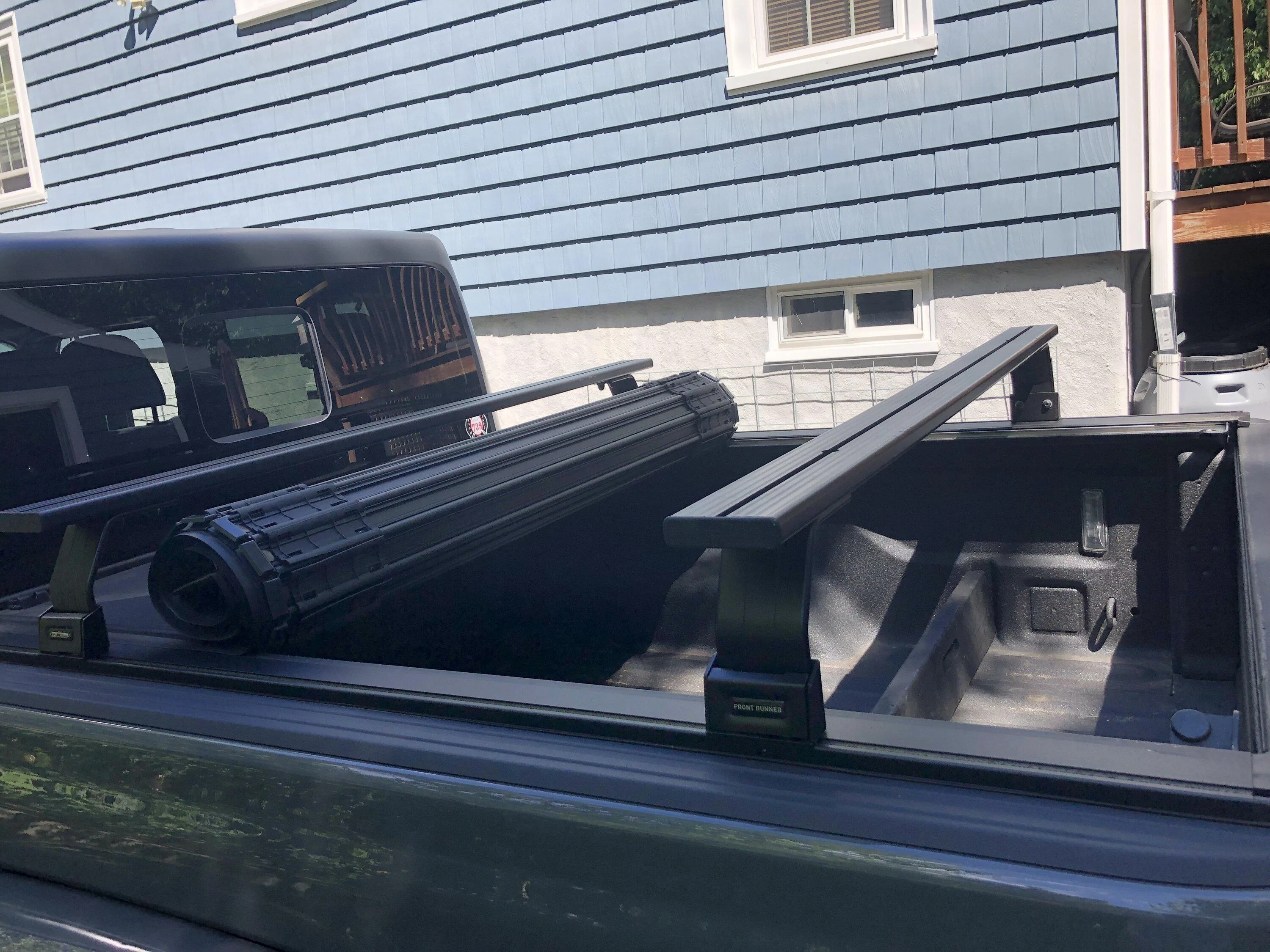 Jeep Gladiator Front Runner Load Bars for Bak Revolver Tonneau IMG_4226