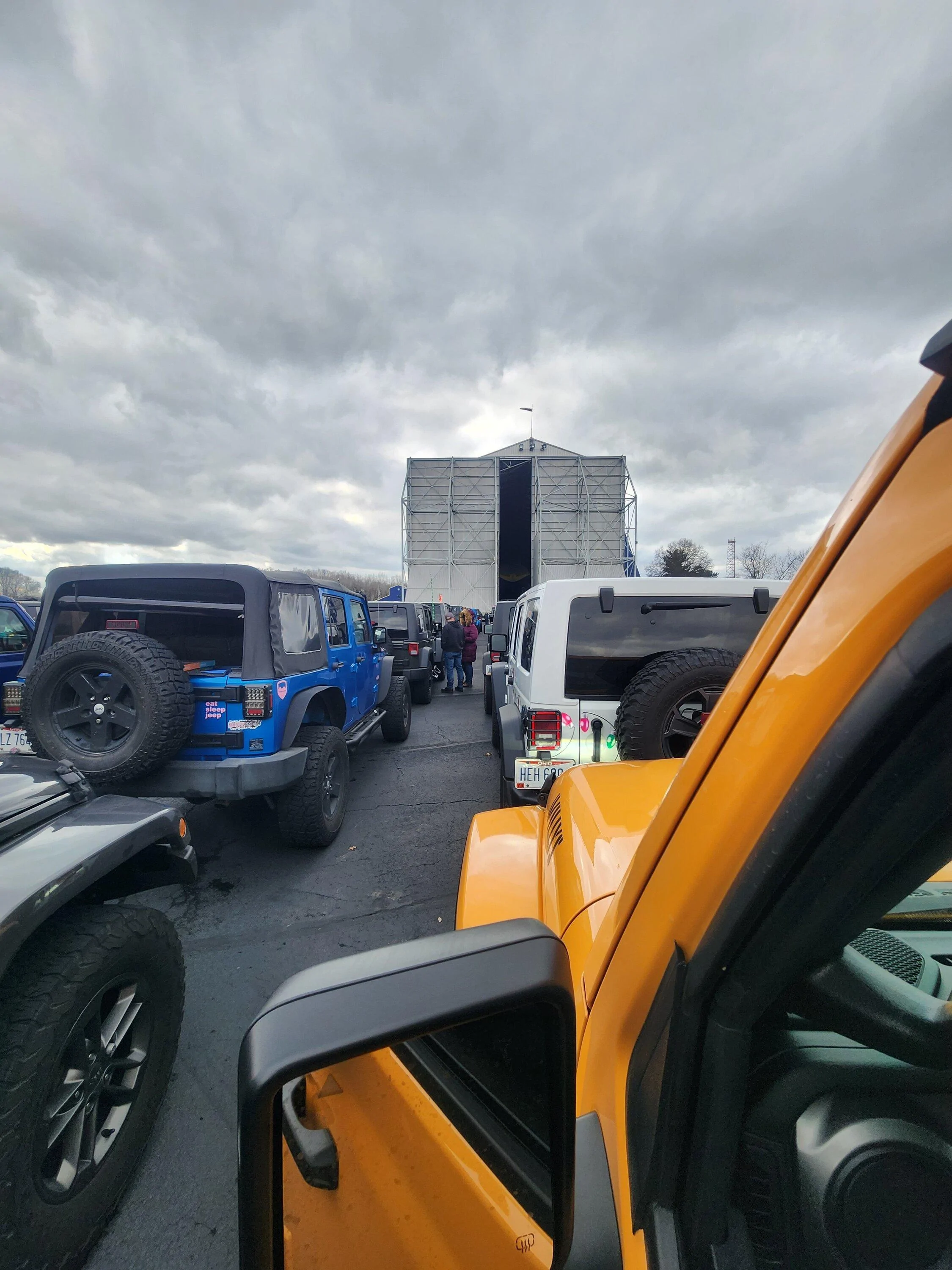 Jeep Gladiator Jeeps Parking Next To Jeeps 20221203_124024