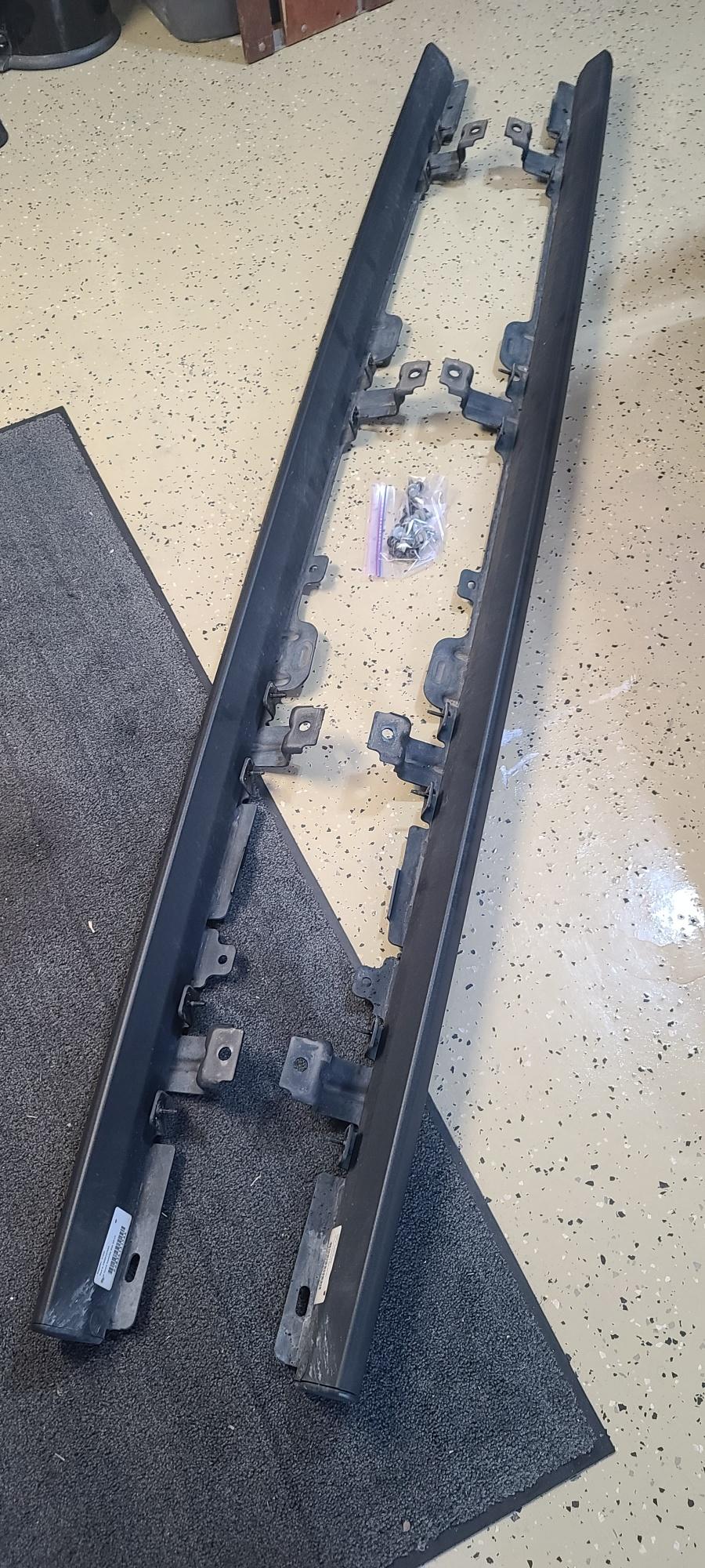 Jeep Gladiator 2020 Rubicon OEM Rock Rails Reduced to $100 20221203_112918_resized