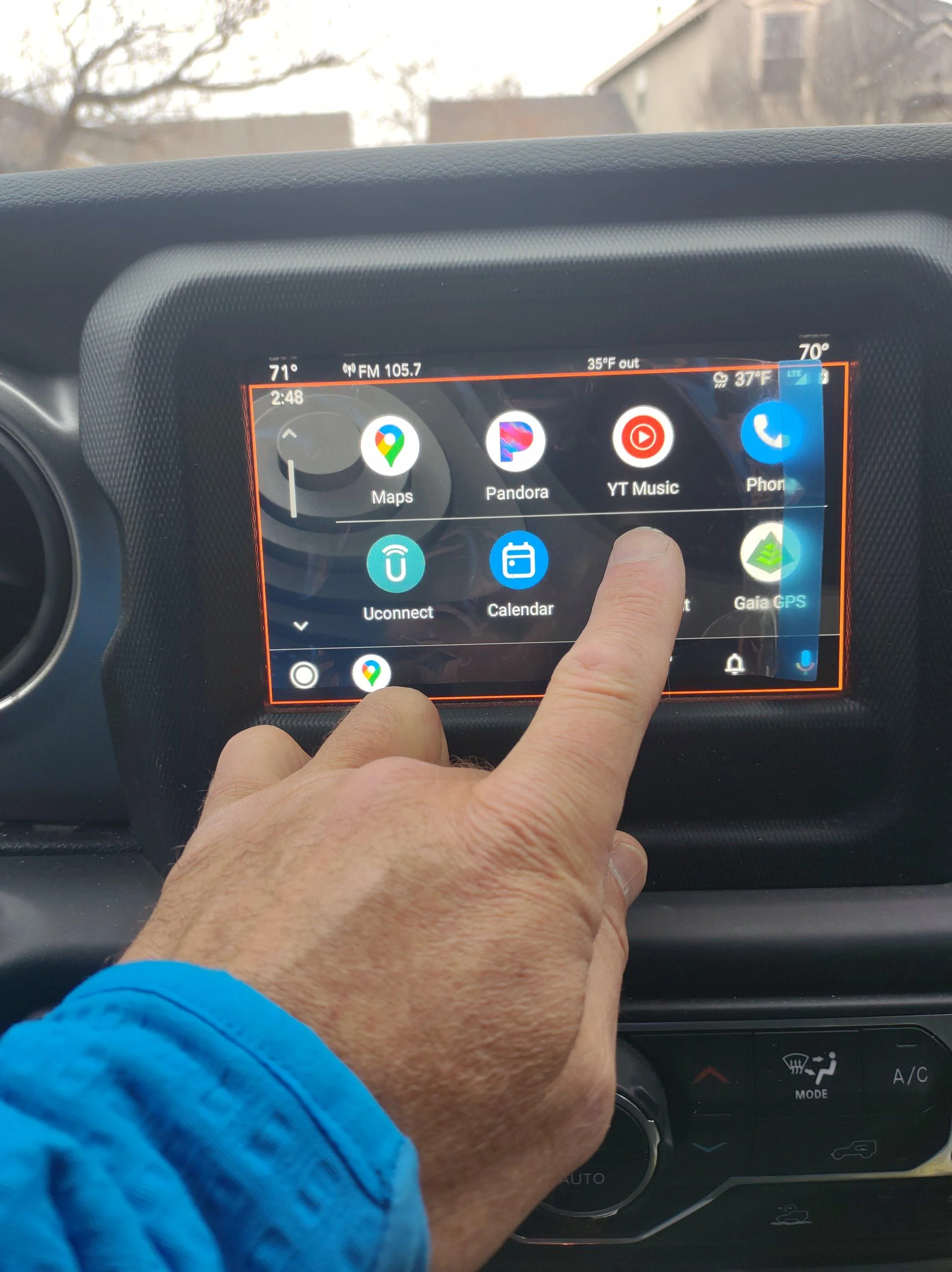 Jeep Gladiator Uconnect app have remote start as part of it? IMG_20221203_144855537