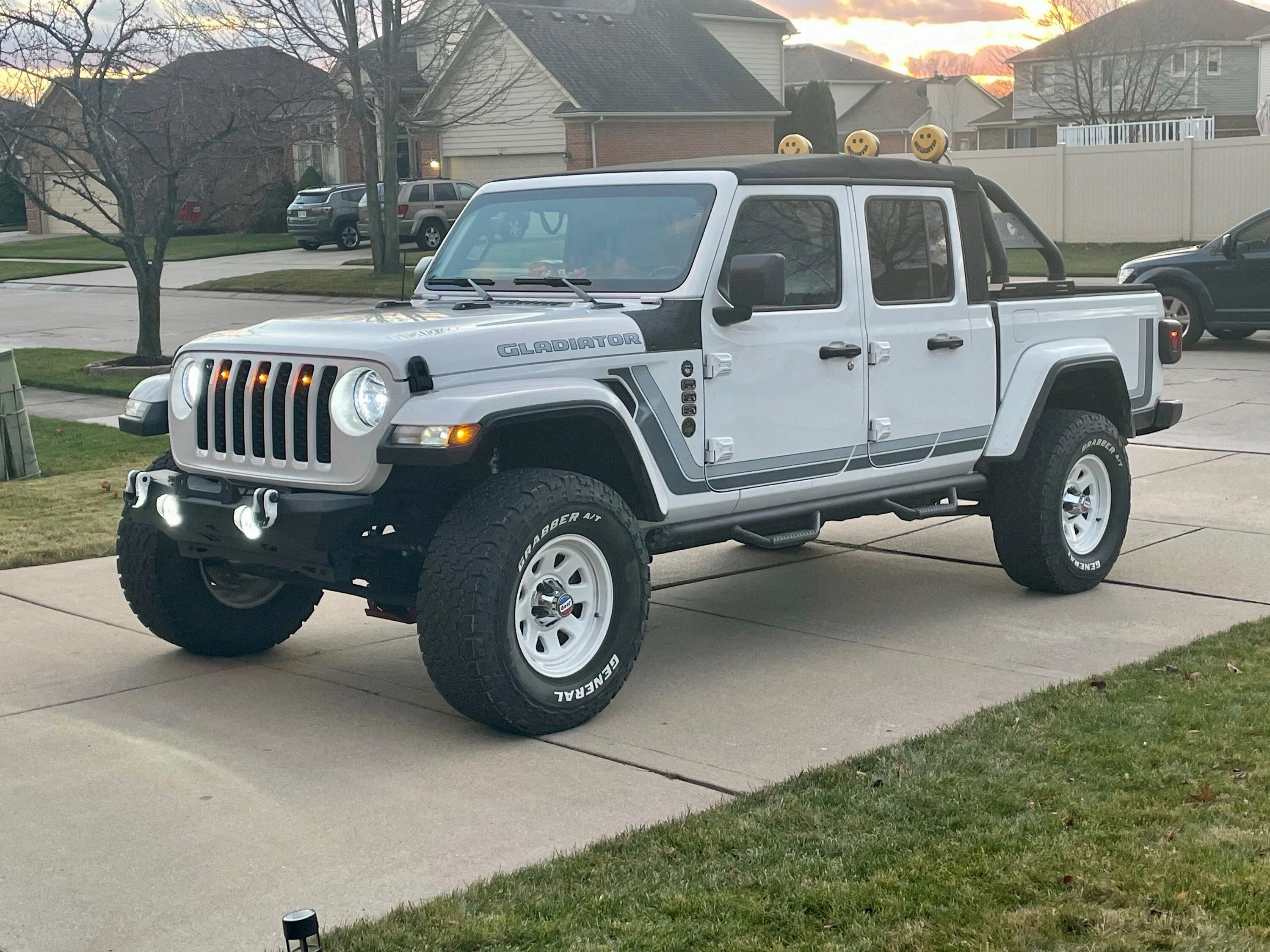 Jeep Gladiator Rugged Ridge XOR bumper and skidplate RR XOR sdie vi