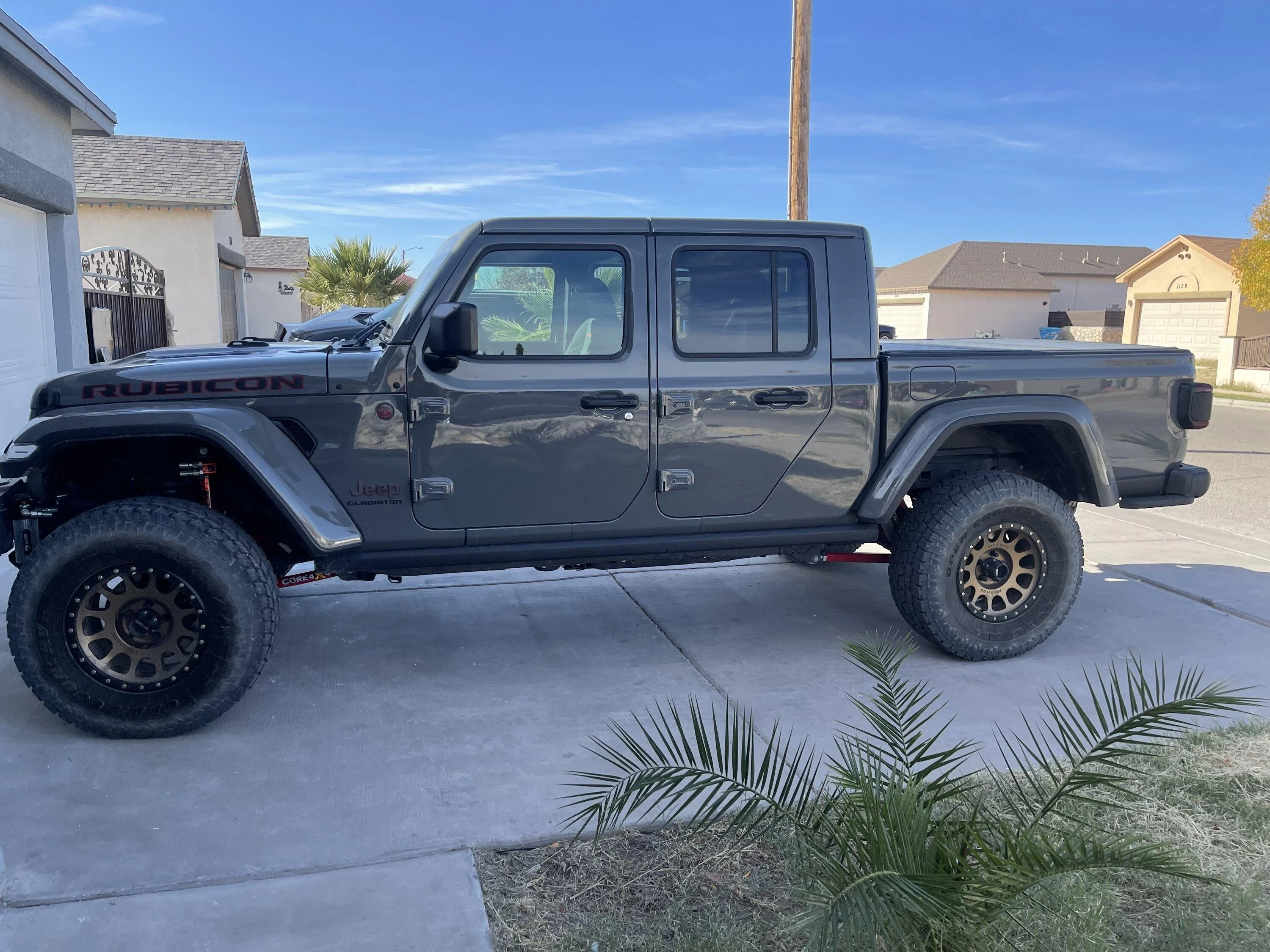 Jeep Gladiator Jeep 2021 JTRD 4E14DC4C-FFB8-441A-AA0C-01A2417C0156