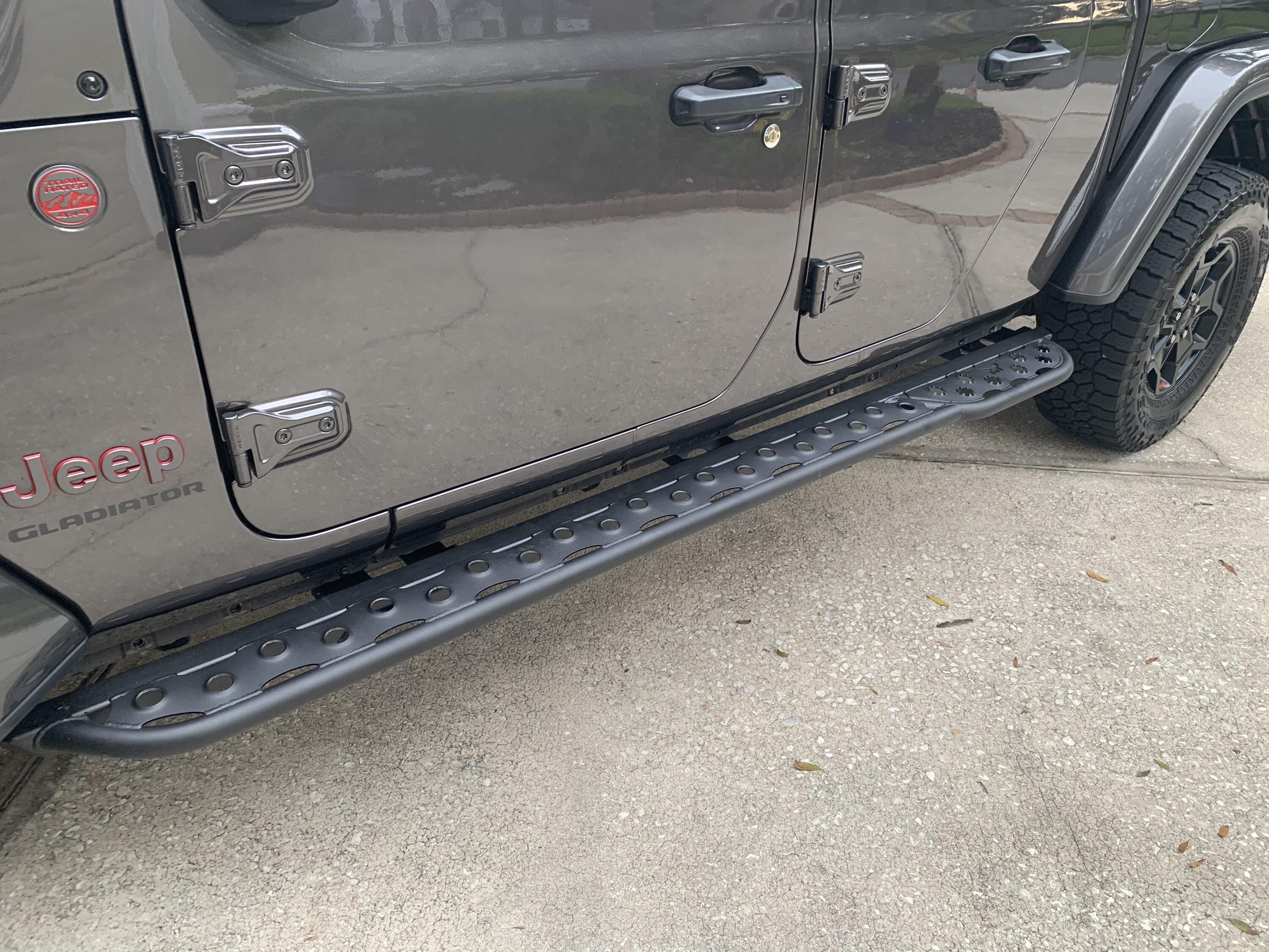 Jeep Gladiator Icon Rock Sliders 6D560548-B3D1-428A-8E67-C1FAF65BA710