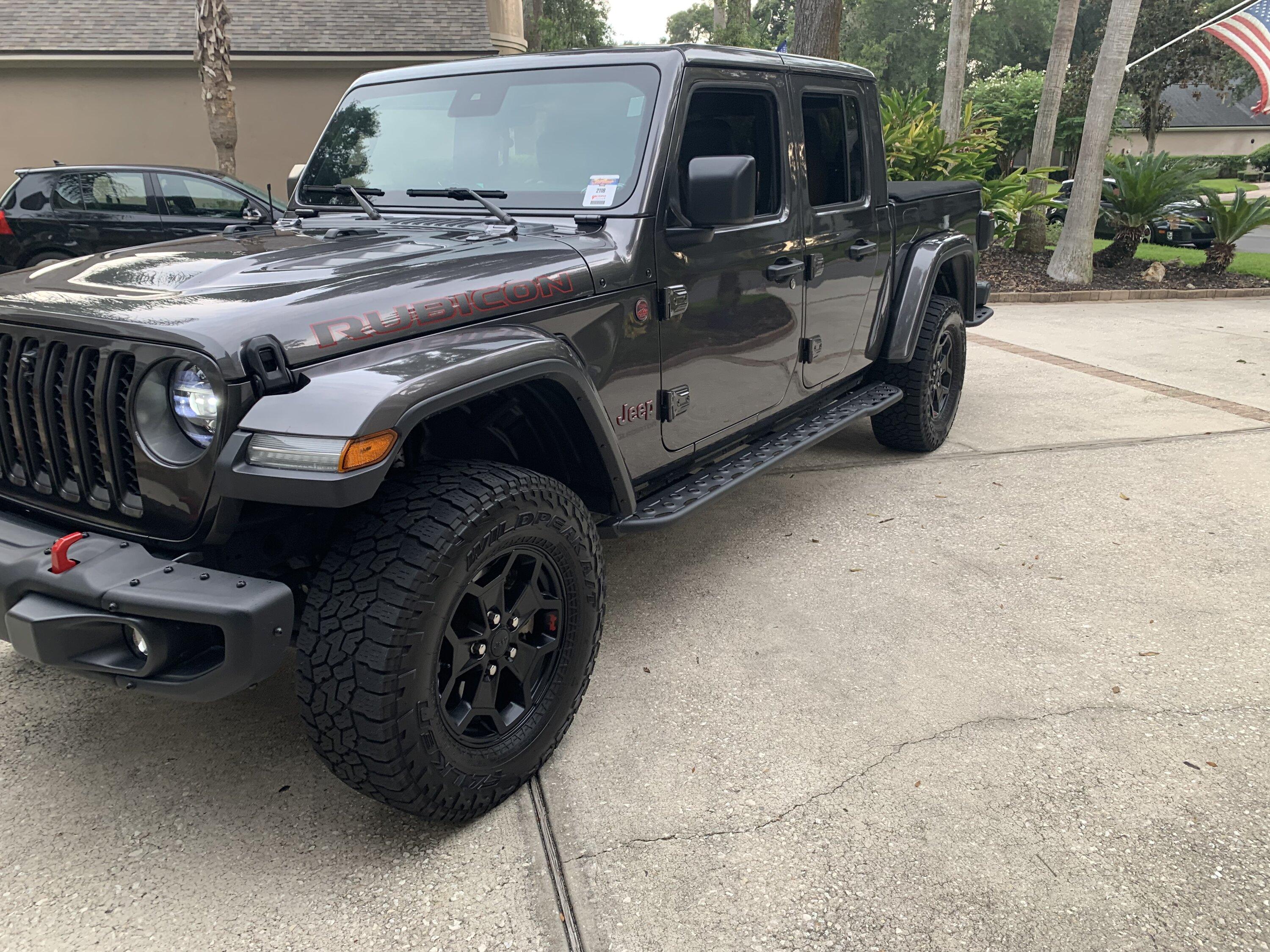 Jeep Gladiator Icon Rock Sliders E40E9D31-97CE-4E1B-965E-0FFECD880245