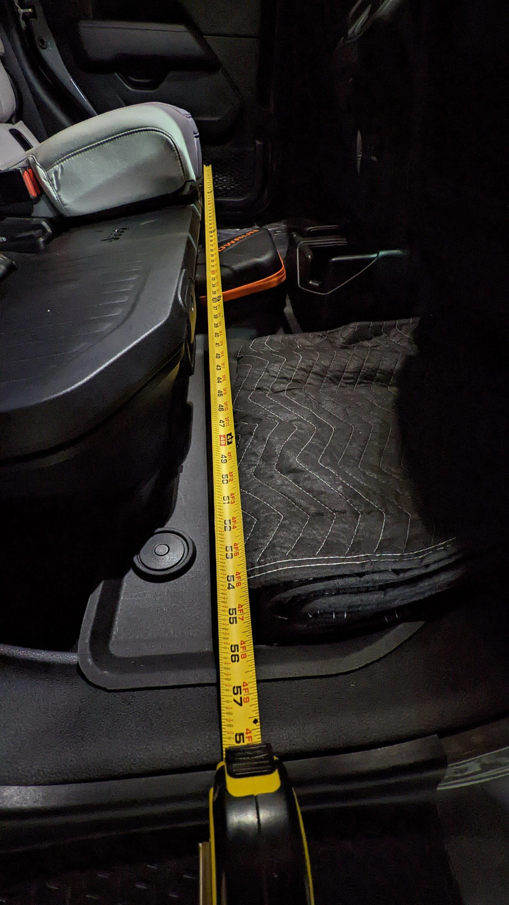 Jeep Gladiator Help with dimensions of rear floor space PXL_20221205_041653616