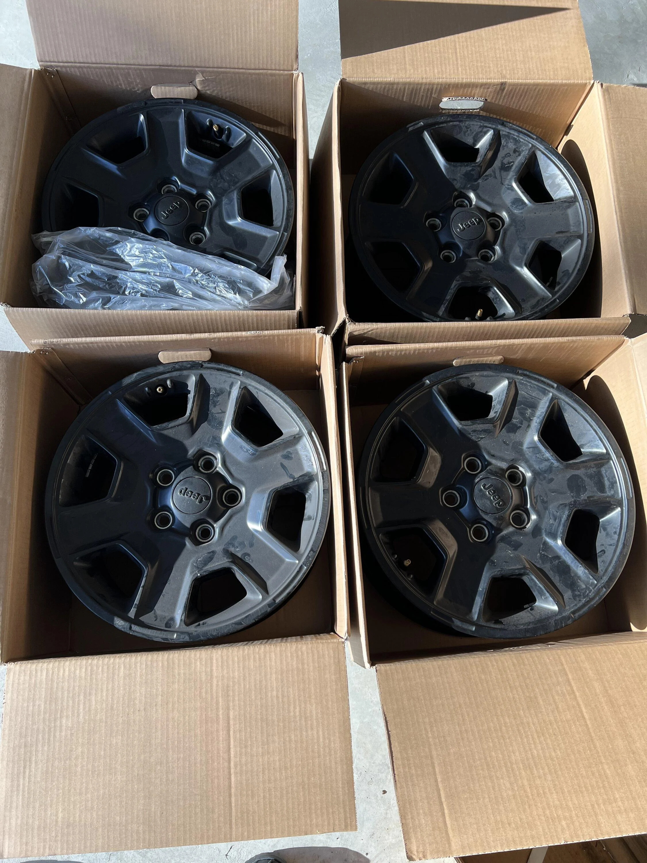 Jeep Gladiator Mojave Take Off Wheels & OEM Sport Wheels & Tires Package - $400 IMG_1390