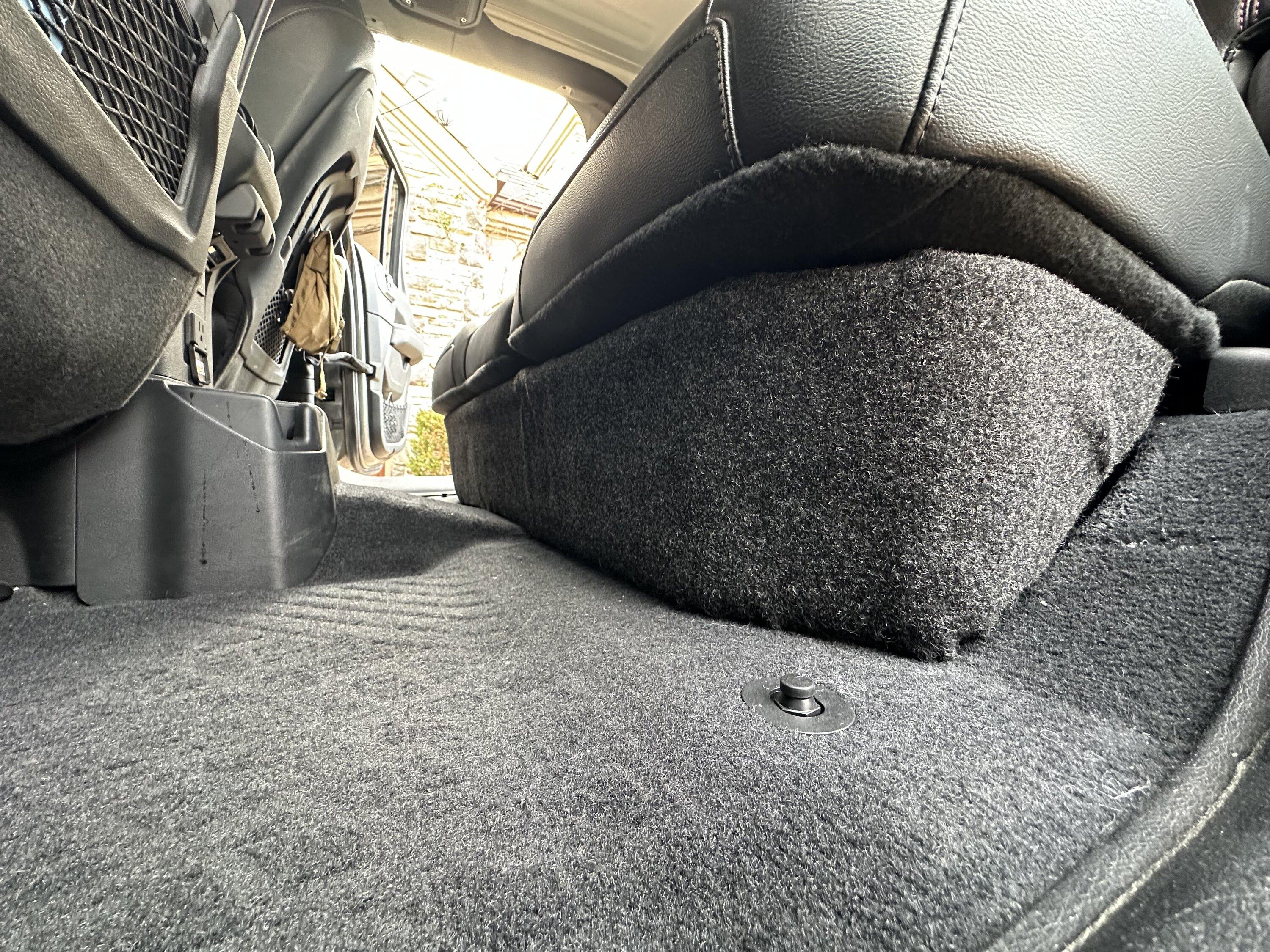 Jeep Gladiator Installed carpet on the rear storage box! 817BED8E-2725-4141-847B-112094458651