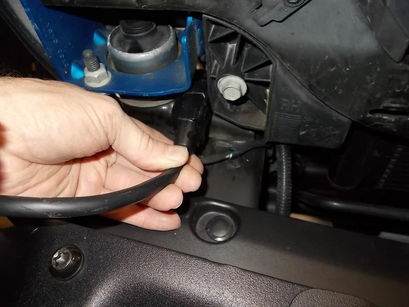 Jeep Gladiator NOCO Genius 2D Onboard Battery Charger Install DSCN4610E