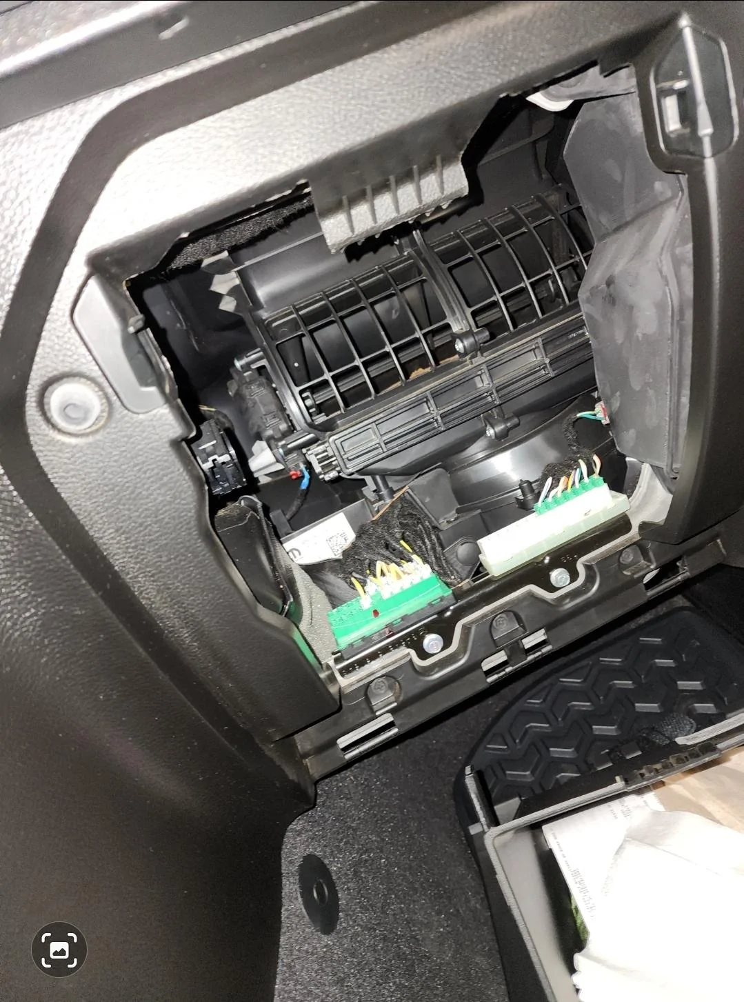 Jeep Gladiator Broken into, what anti-theft features stopped them? Screenshot_20221205_141753_Gallery