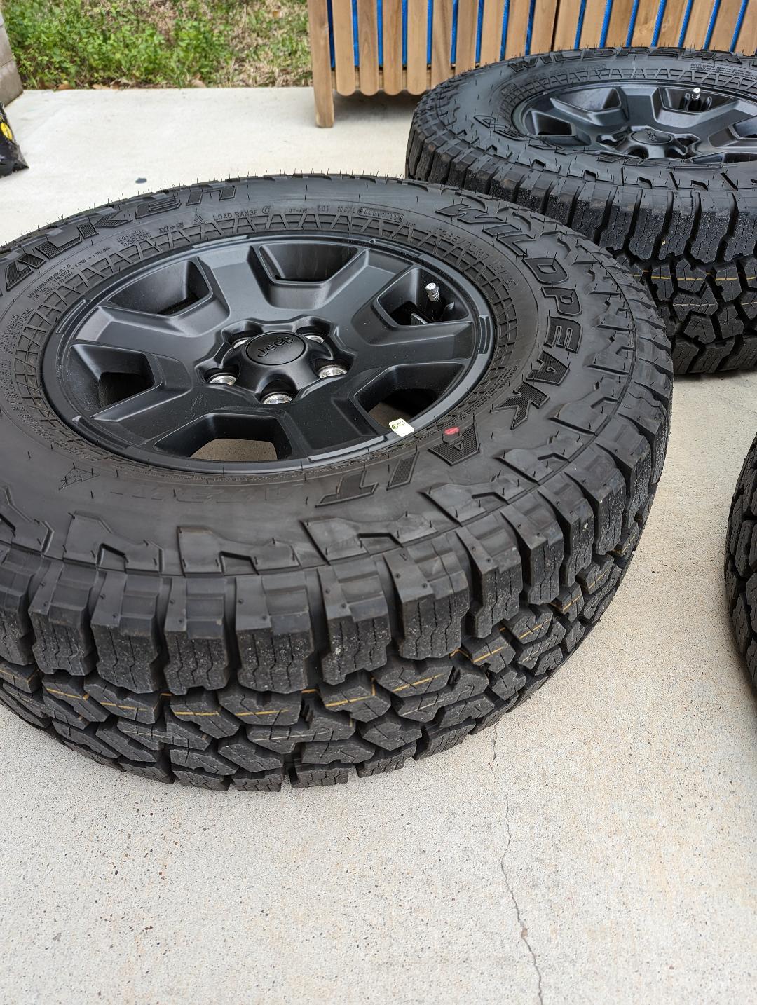Jeep Gladiator Mojave Take-off Wheels + Tires + TPMS mojave wheel 01