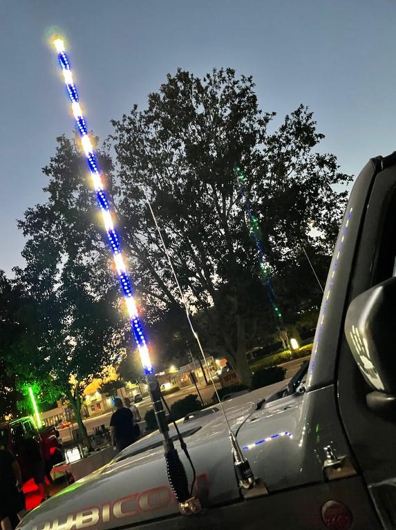Jeep Gladiator Whip light flag recommendations? 6kCsxA