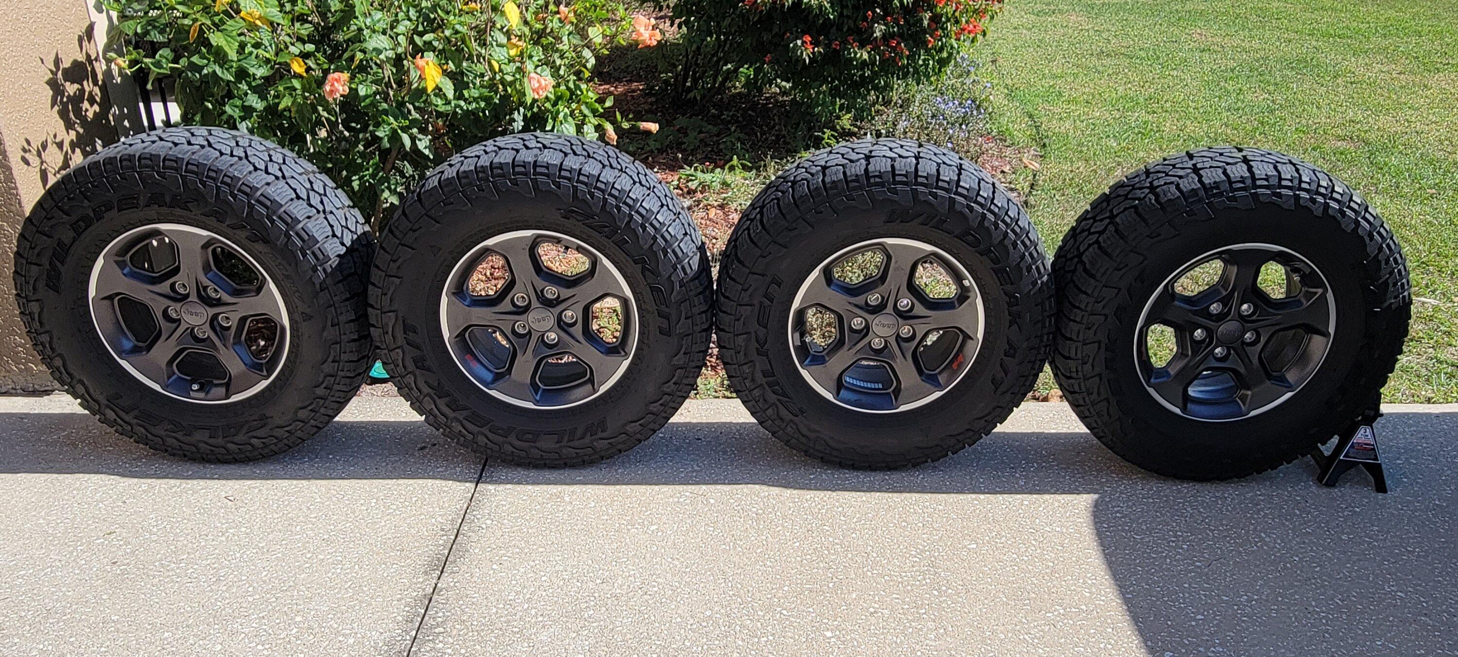 Jeep Gladiator Falken Wildpeak AT 285/70/17 20221206_120907