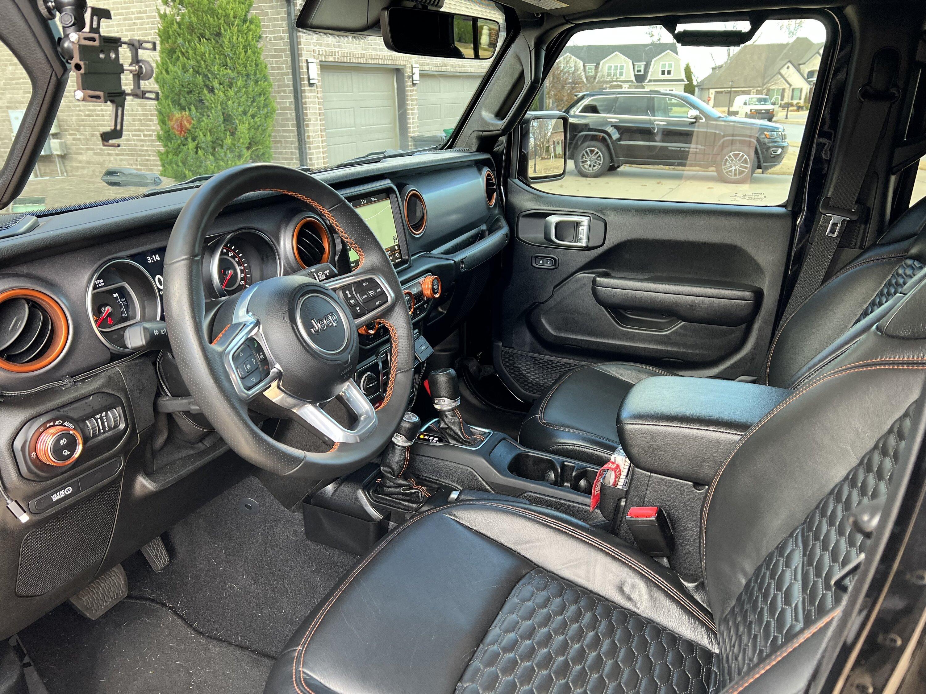 Jeep Gladiator 2021 Gladiator Mojave $55,000 DFFAA3A7-F8FF-41F1-B5DC-6257E4E1DB60