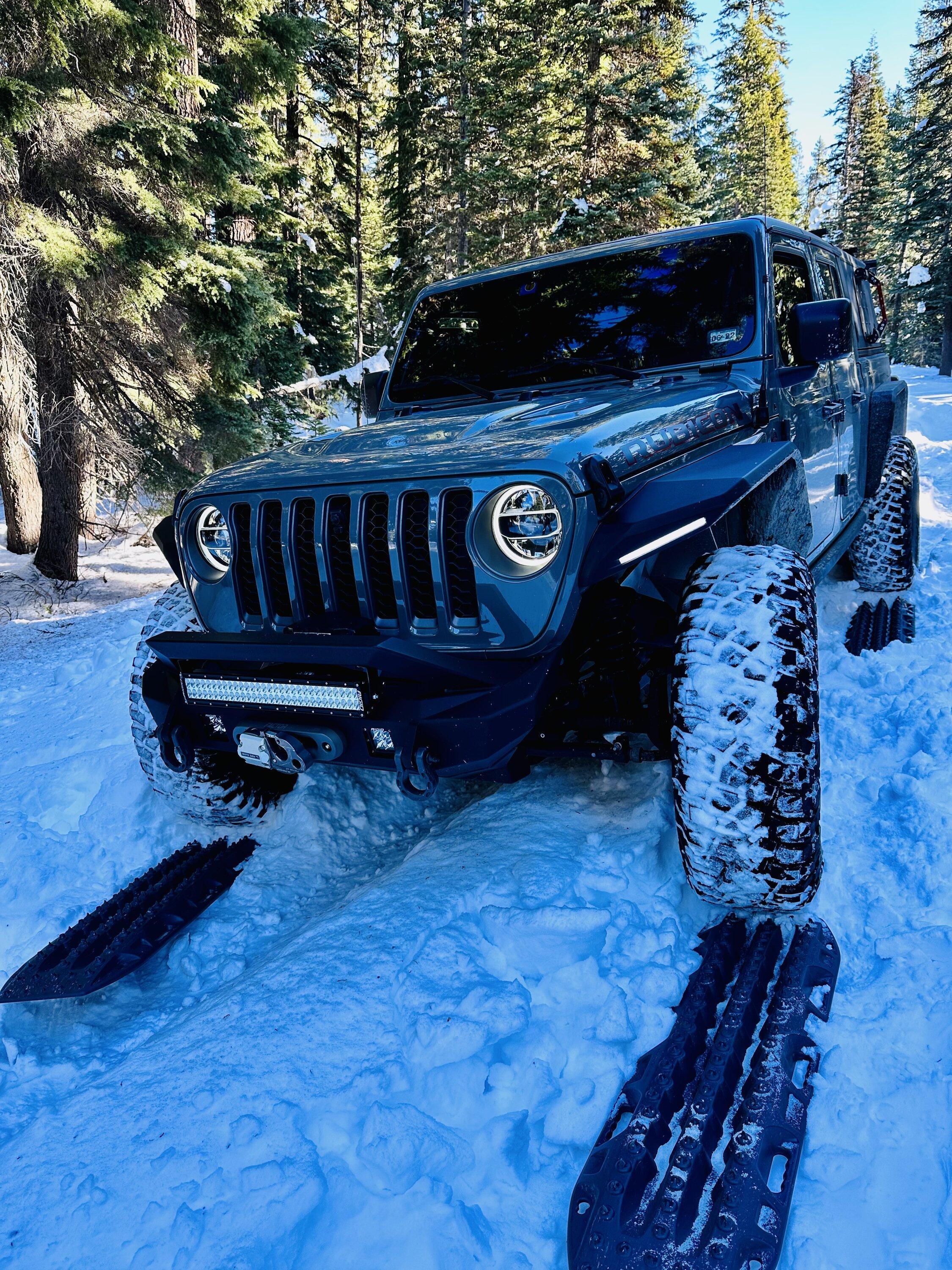 Jeep Gladiator I Love Winter... Post Your Snow Pics ❄️ ? 50ADB28E-DA42-498D-B6AB-09A727601991