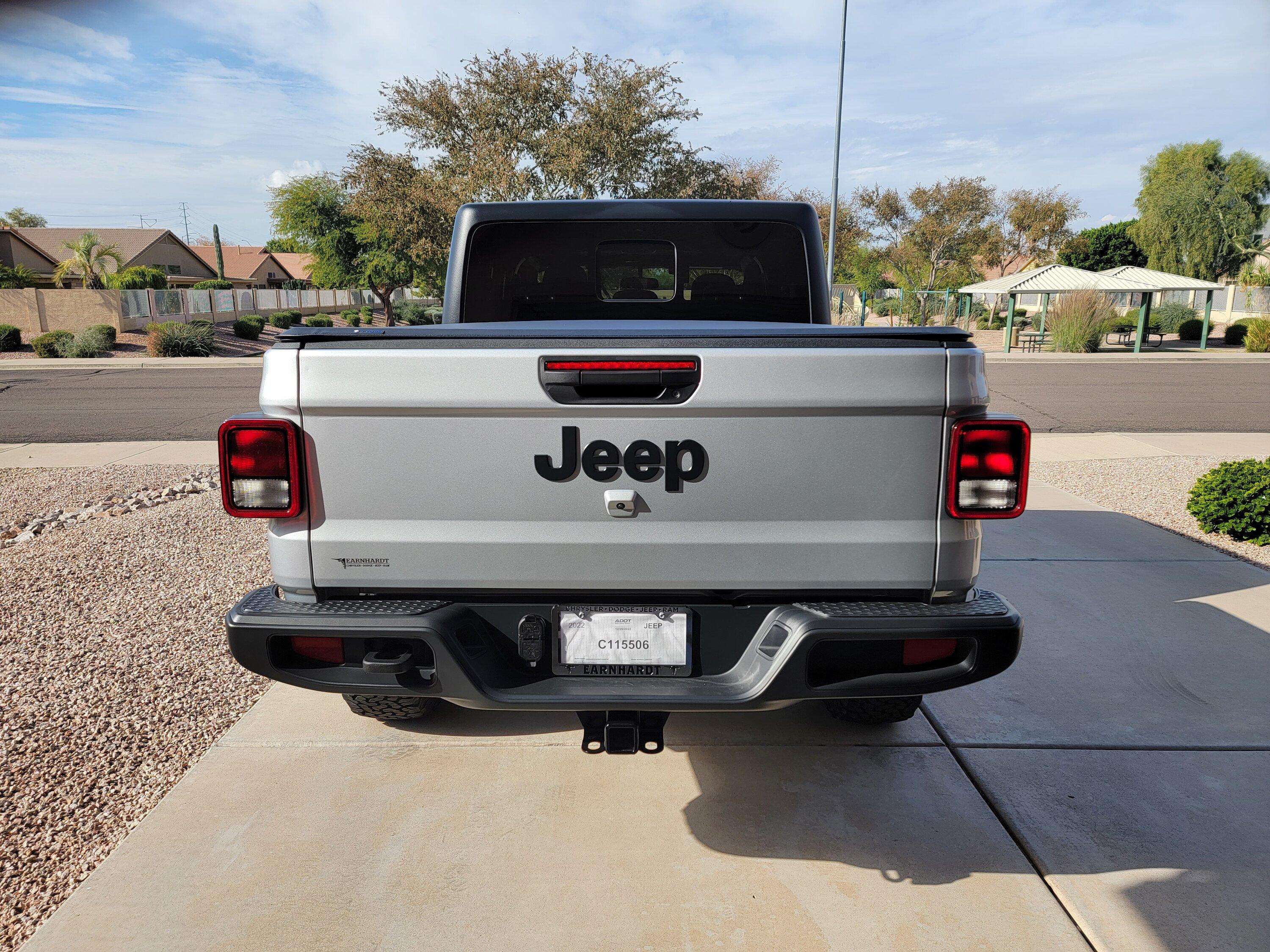 Jeep Gladiator Gladiator specific Tyger roll up cover. 20221207_111225