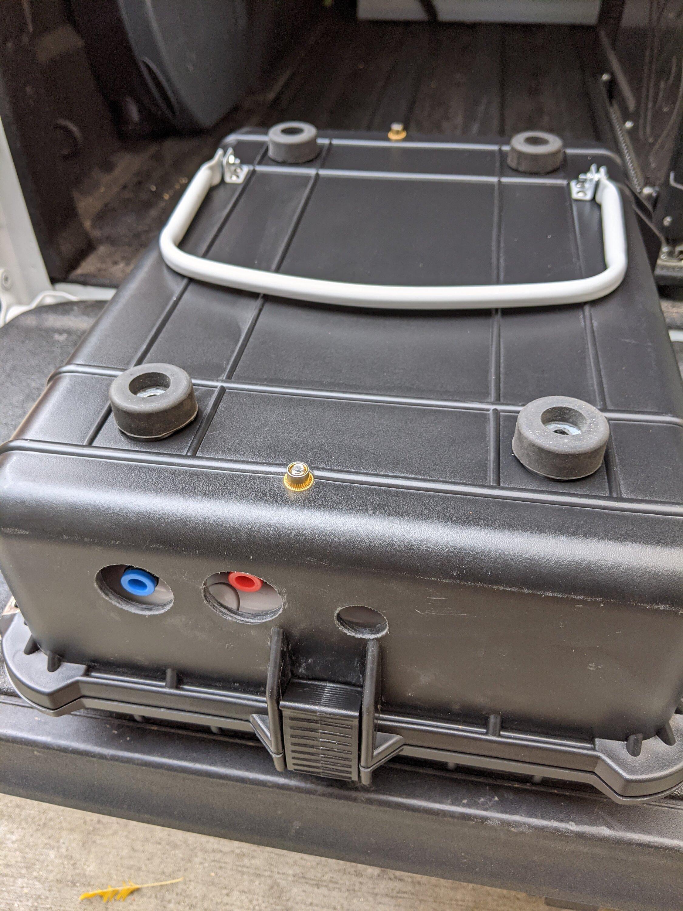 Jeep Gladiator Overland Portable Hot Water Shower box kit PXL_20211031_172334349
