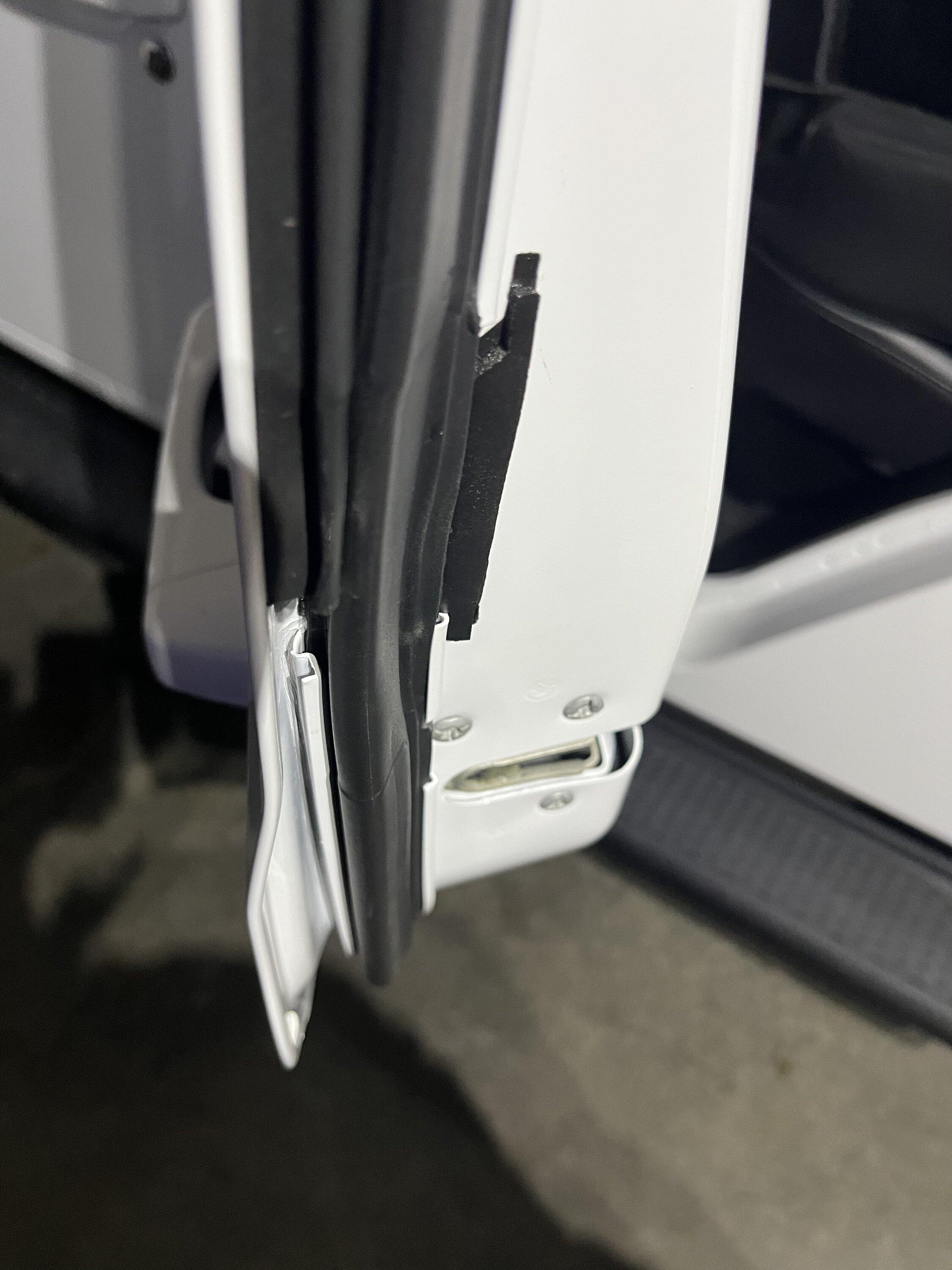 Jeep Gladiator Additional door jam wind weather stripping? 4E8B2E12-FC16-4627-97C1-32B667E6AC74