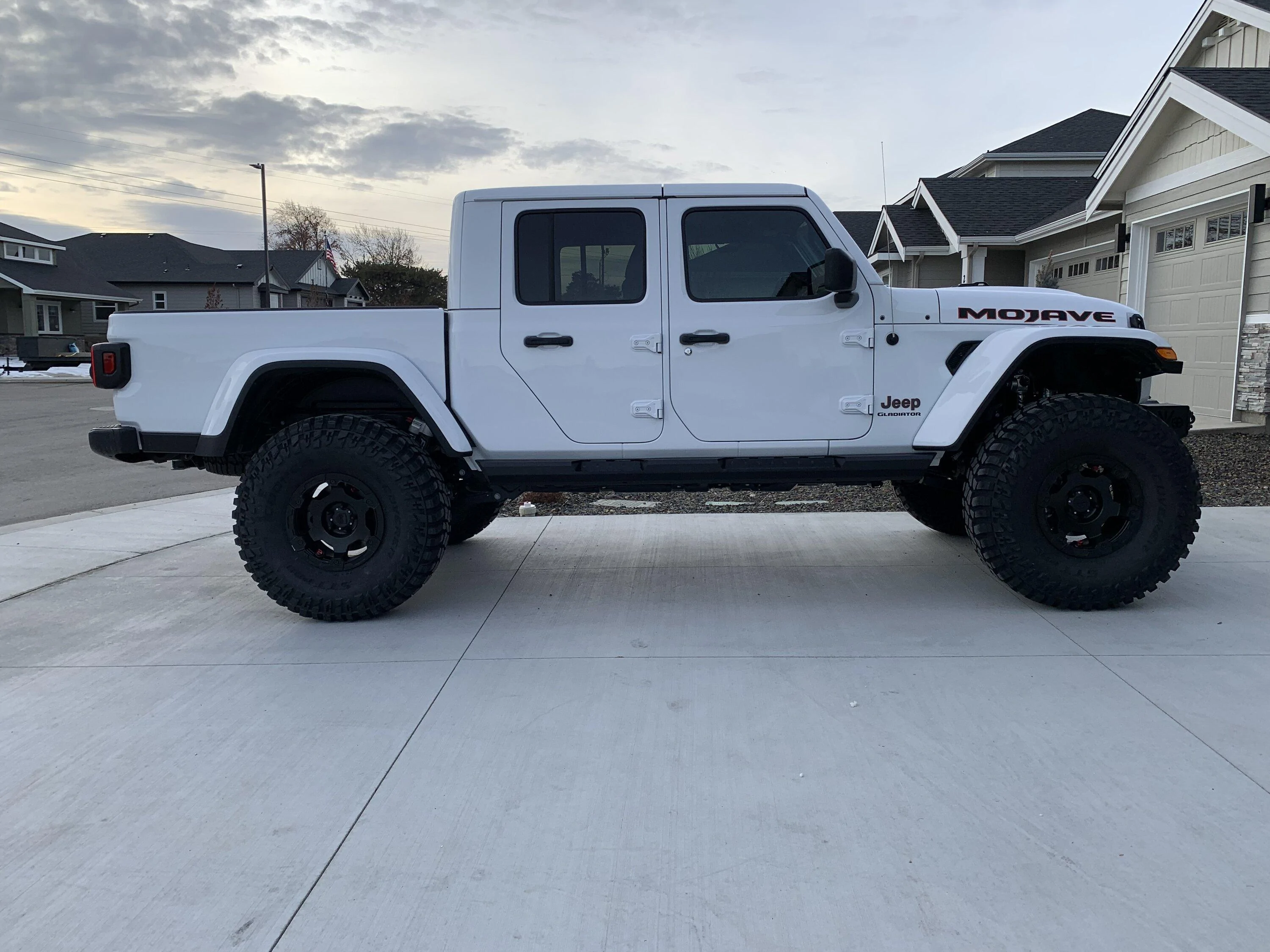 Jeep Gladiator Black Friday + Cyber Monday aftermath thread -- what did you buy your Gladiator? ? 5F2588CB-C041-458E-9C06-71BEDE774CE5