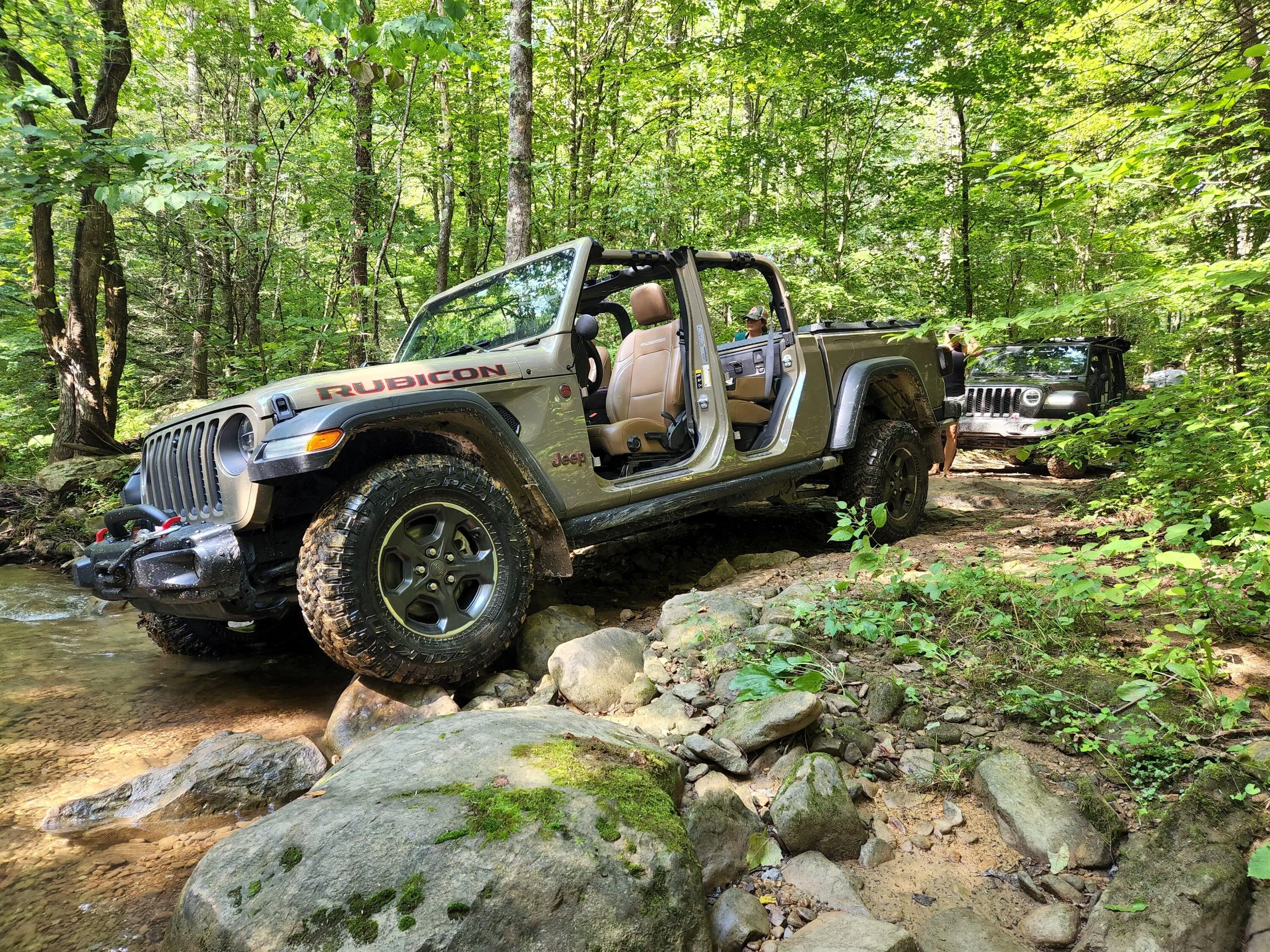 Jeep Gladiator Who Has The Tan Cloth Interior? 20220827_162918
