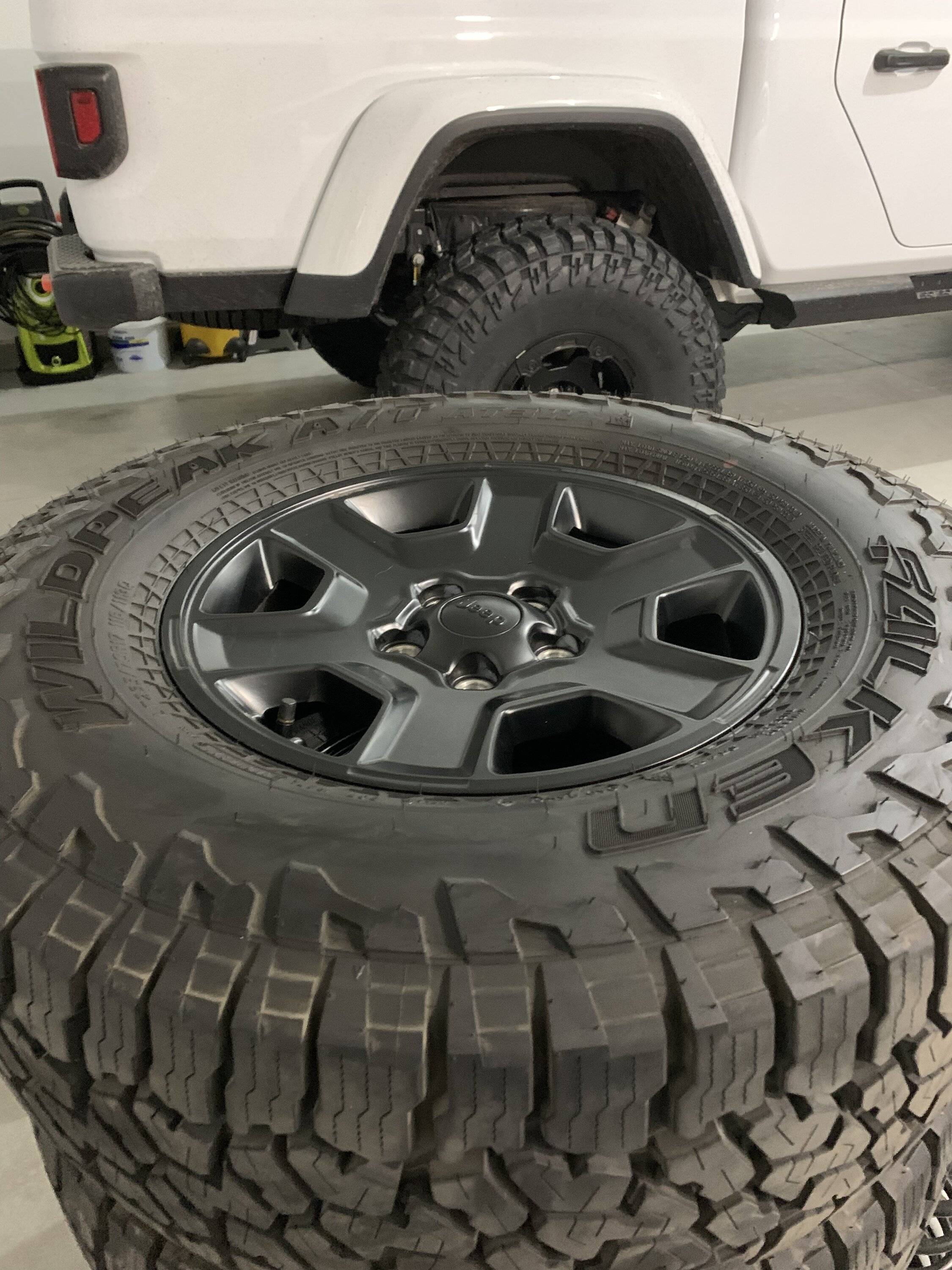 Jeep Gladiator Mojave Wheels and Tires BFE1CC24-07AB-43CE-89DE-FAE47B97B1BE