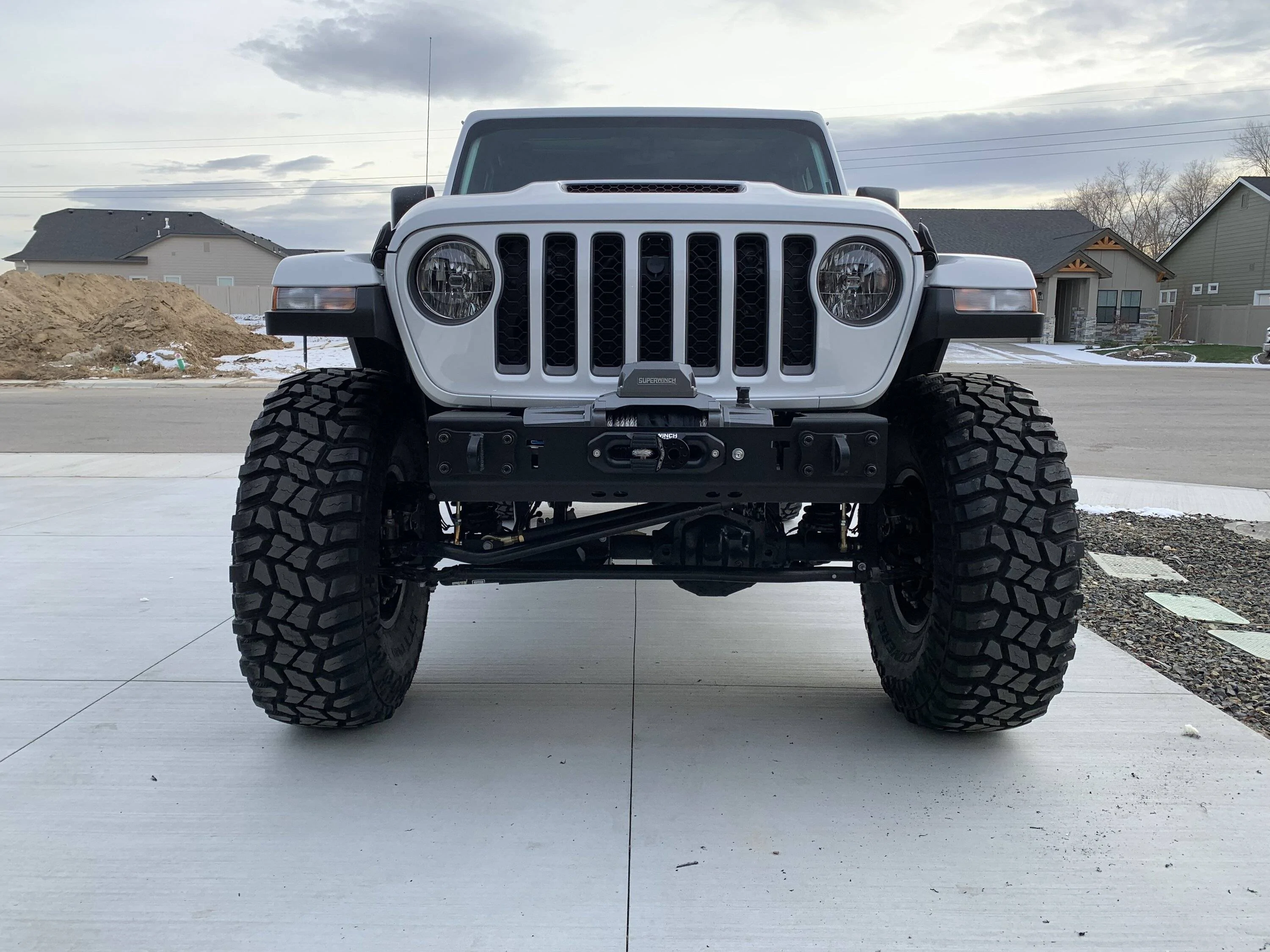 Jeep Gladiator BRIGHT WHITE Gladiator JT Club BB91CC8F-54C6-43BC-AF29-F4885DABAC45