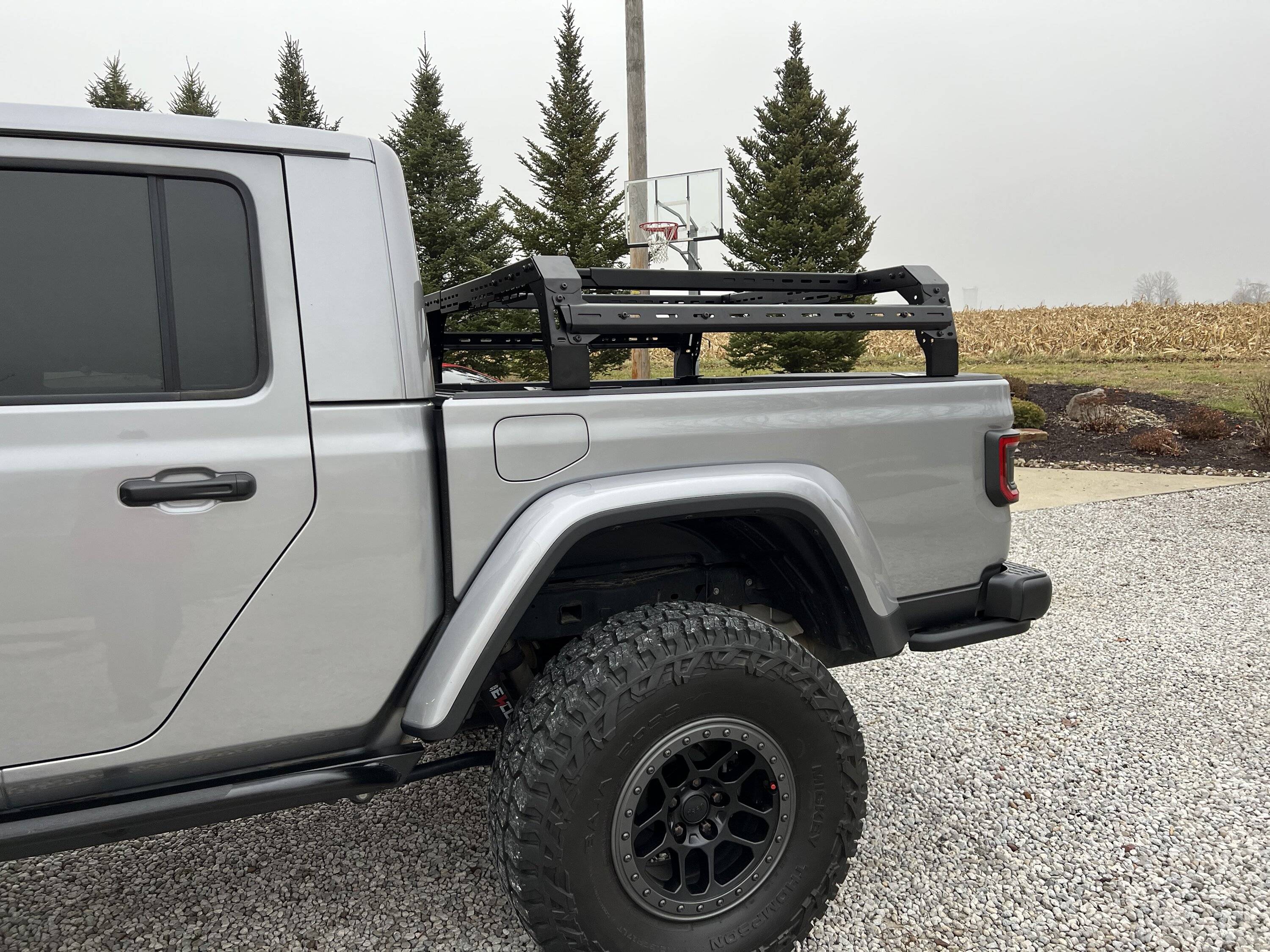 Jeep Gladiator Tuwa Shiprock Mid-Height Rack 22B97D32-8FF3-4265-A62B-70FA5F535D77