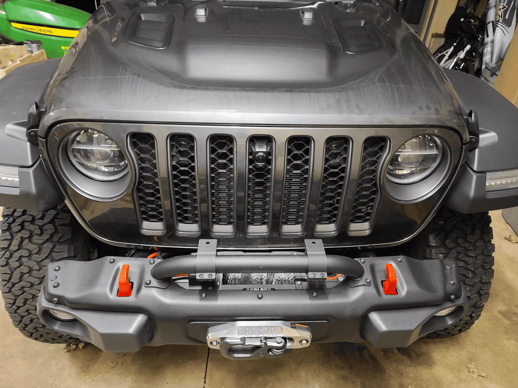 Jeep Gladiator ISO PICS: Badland Apex winch with stock steel bumper with mopar winch bar- Can it fit with Mopar bar? 1670771550379