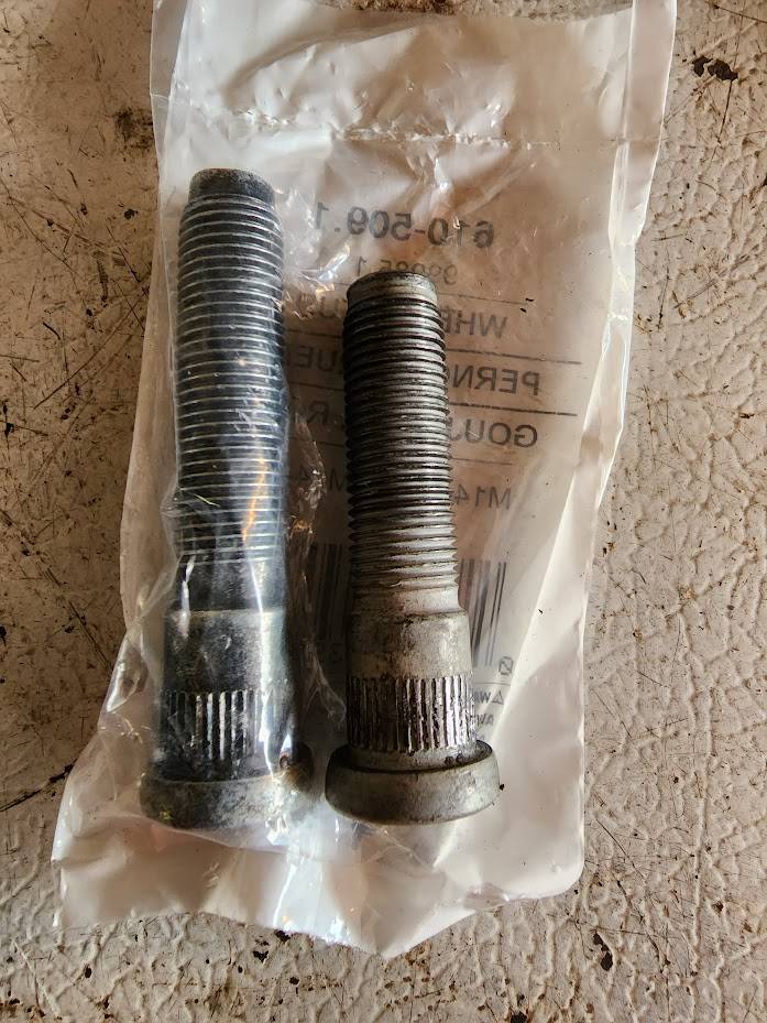 Jeep Gladiator Spinning wheel studs in aftermarket axles Stud