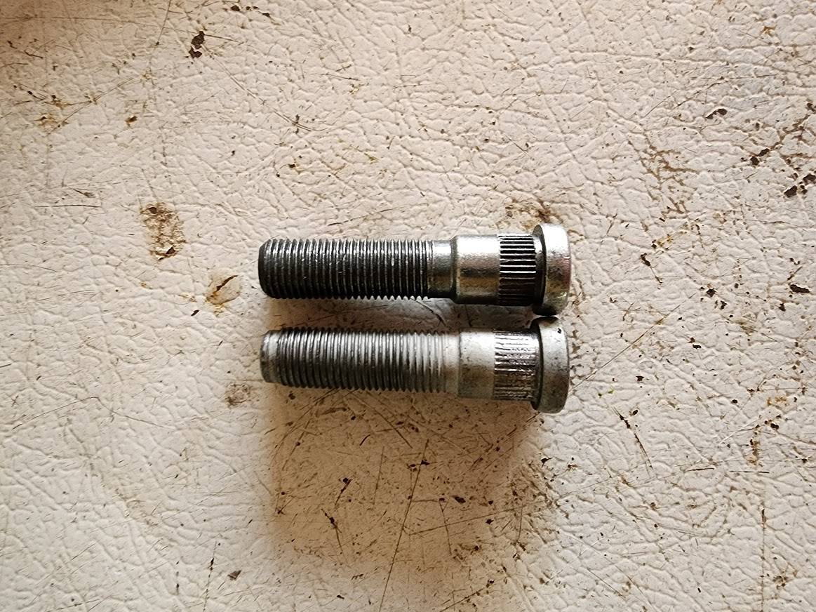 Jeep Gladiator Spinning wheel studs in aftermarket axles Stud 2