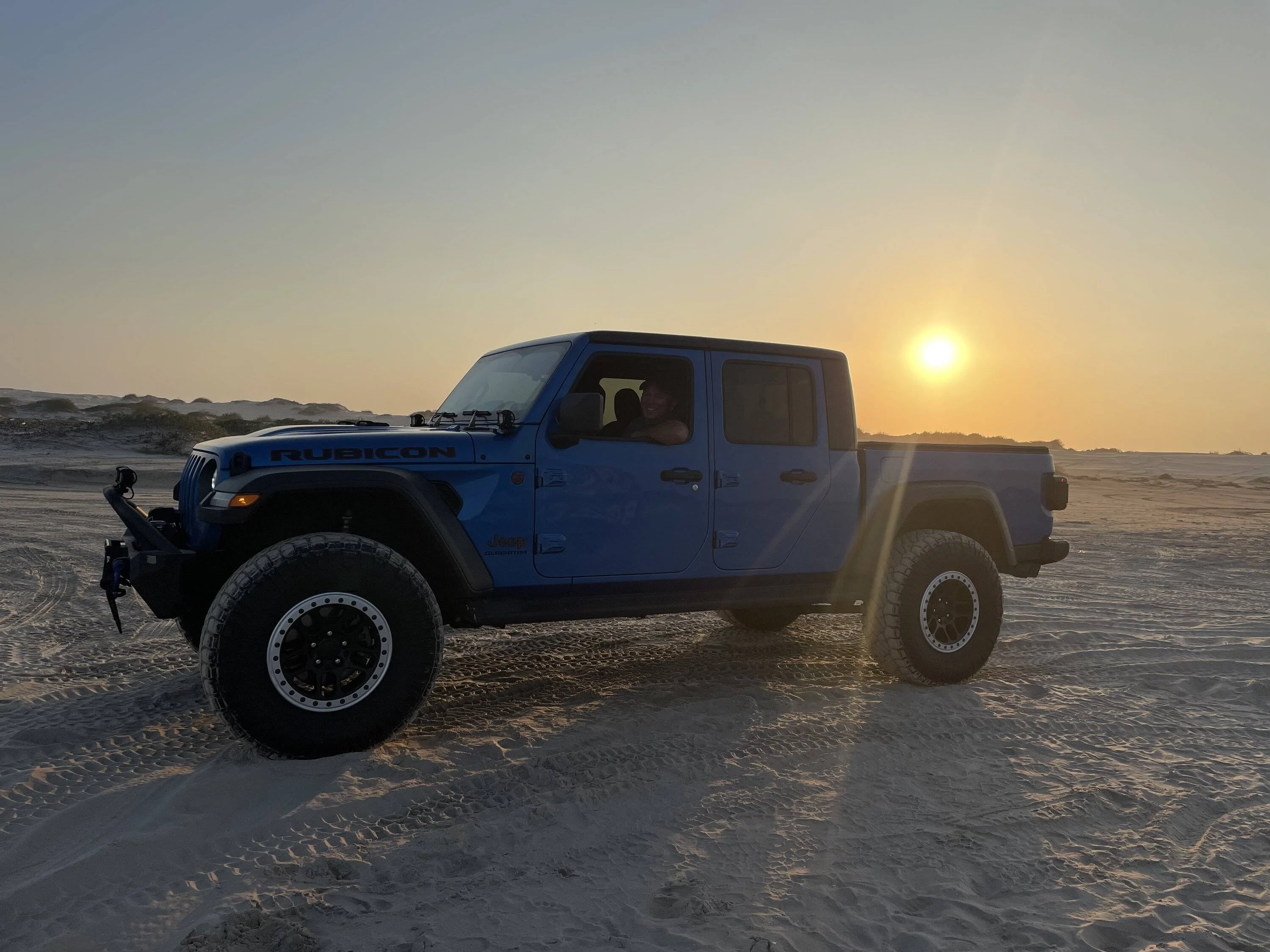 Jeep Gladiator Gladiator Glamour Shots 30ECFD30-1B99-41EA-BAC8-F73A209C39AD