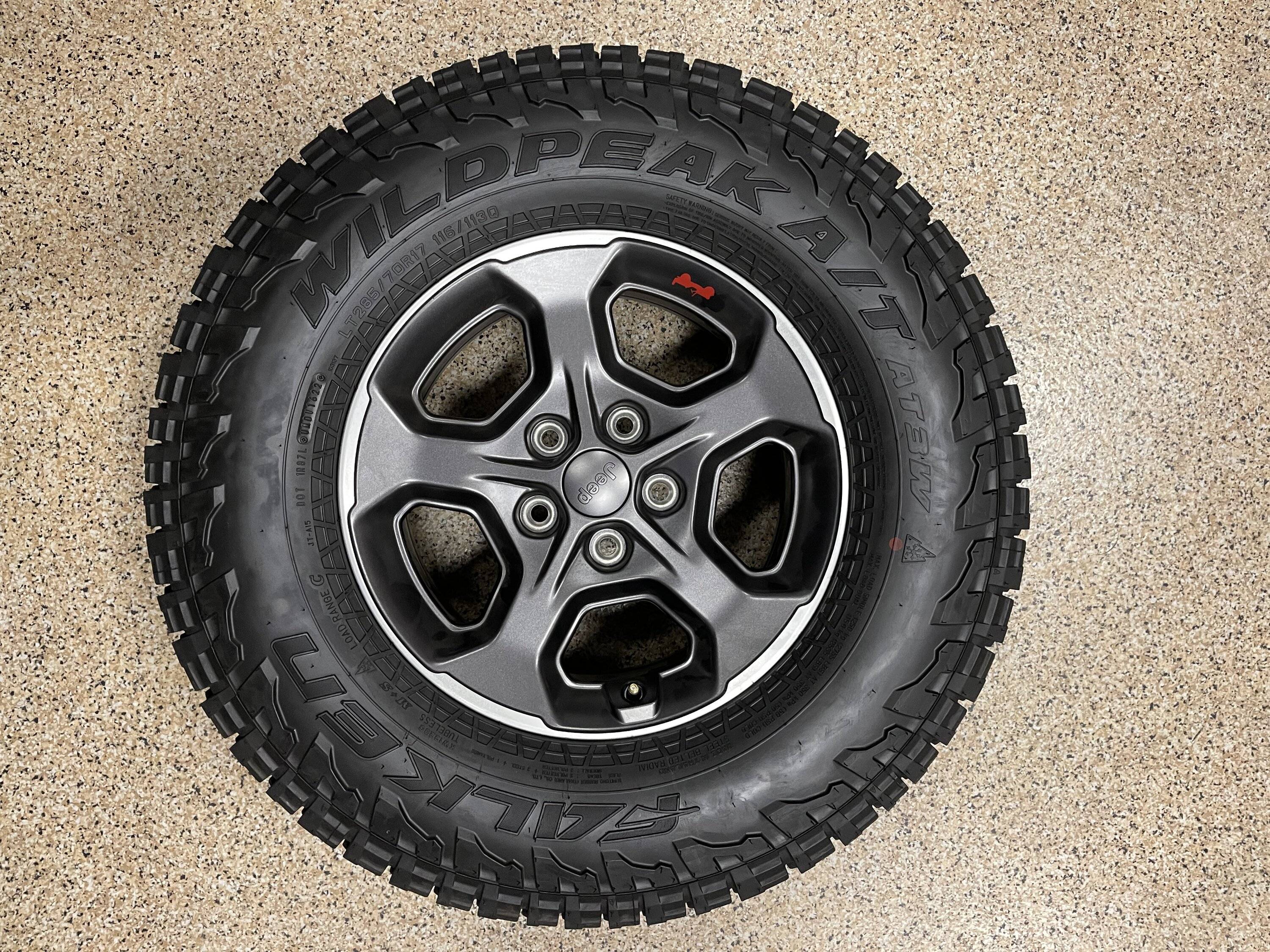Jeep Gladiator Rubicon wheels and tires IMG_1120