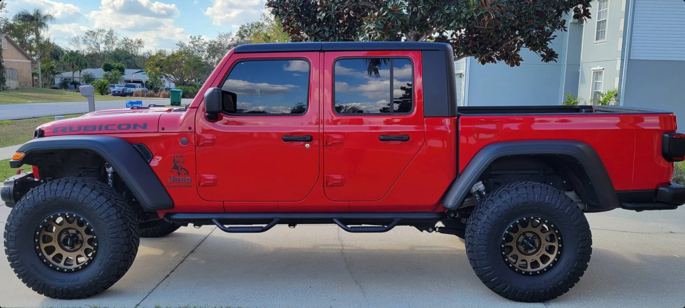 Jeep Gladiator Black Friday + Cyber Monday aftermath thread -- what did you buy your Gladiator? ? Santa Clayton