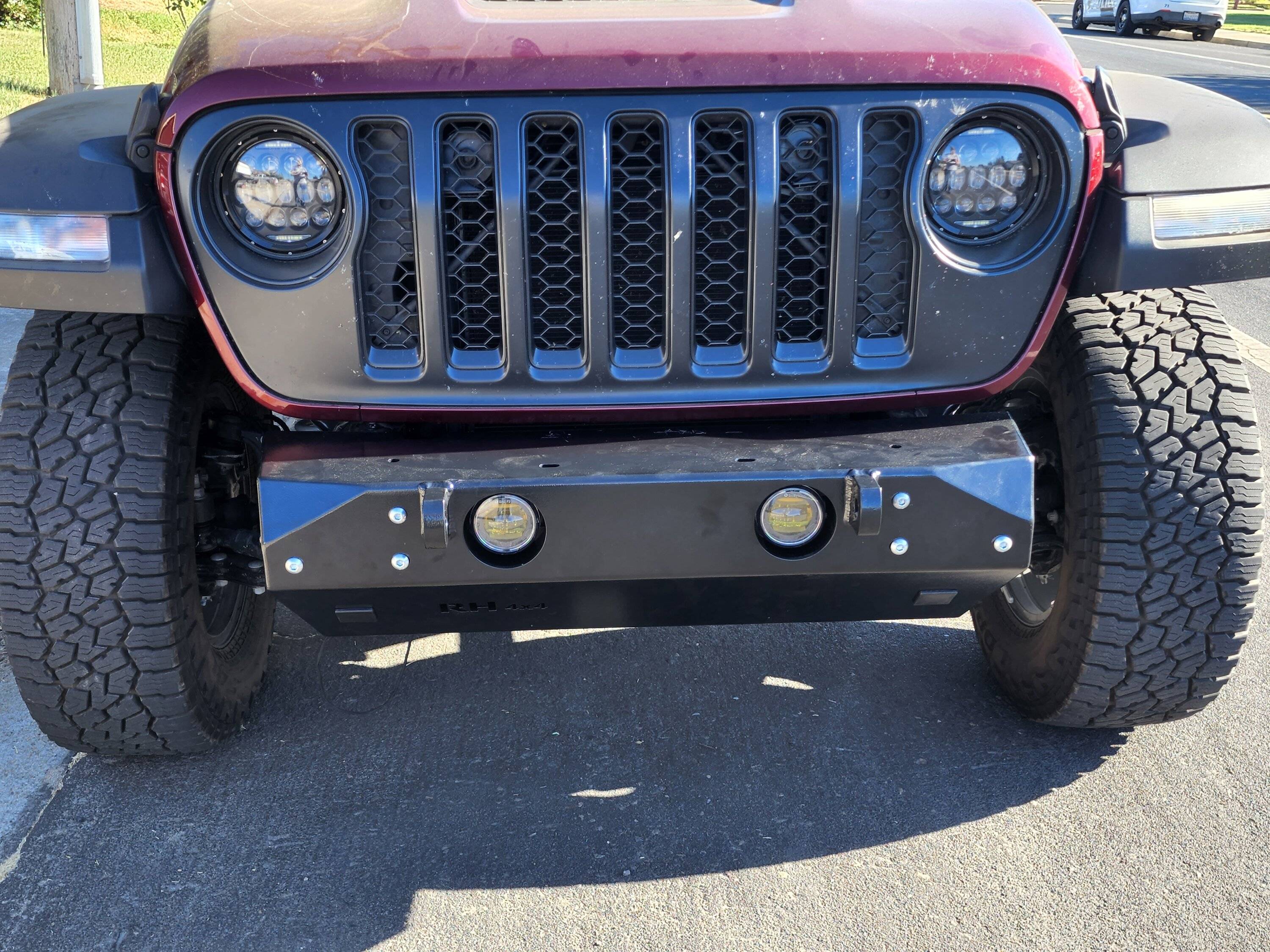 Jeep Gladiator Rock Hard aluminum vs. Steel front bumper 20220827_171032