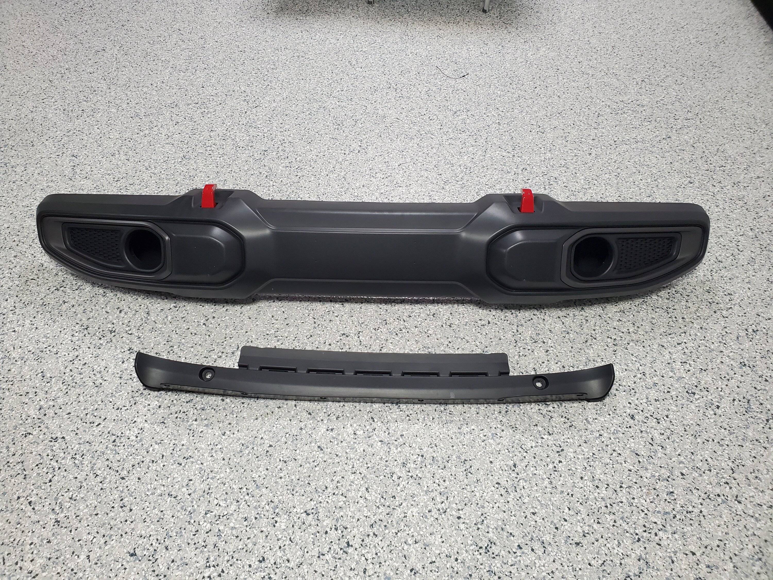 Jeep Gladiator Rubicon Plastic Bumper $100 20221206_221040