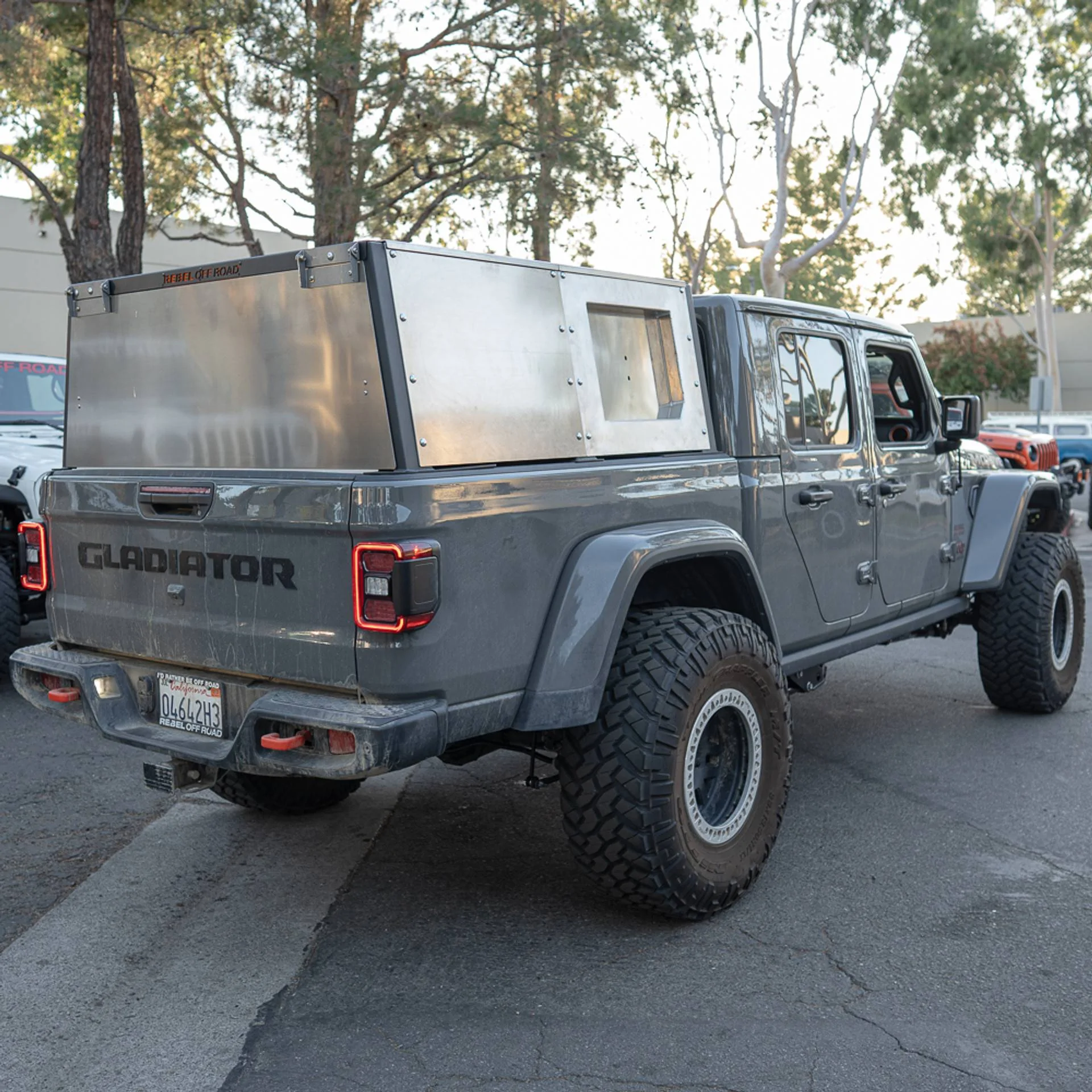 Jeep Gladiator Rebel Off Road XPLOR Rack Install + Dog Box Project ROR-09060__14771.1669252110