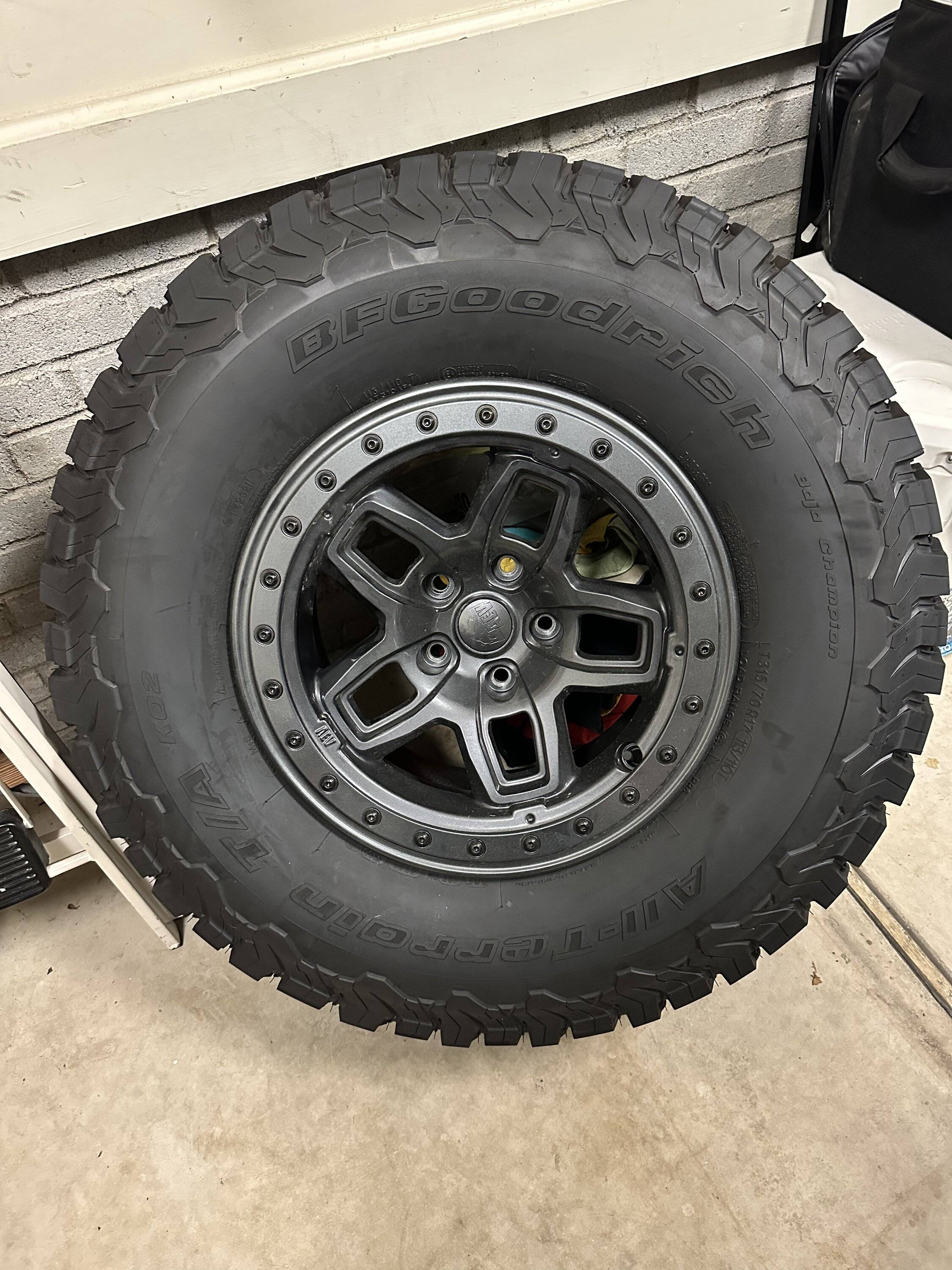 Jeep Gladiator Sting-Gray owner... show me your gray wheels 2796A837-5056-4E02-8145-03D97643FD4F