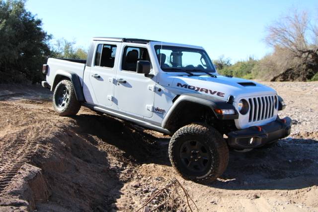 Jeep Gladiator New Mojave…immediately customized with AZ pinstripes F56A57FD-021E-4634-A8A8-324CD06BAA94